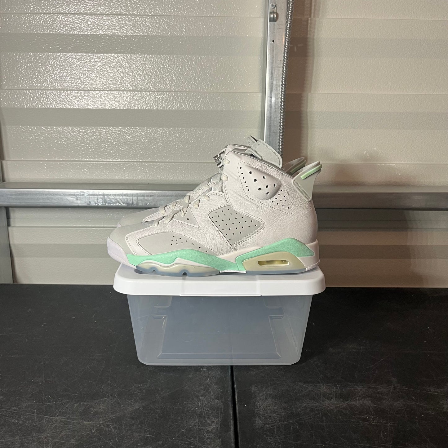 Size 10.5W - AJ 6 Mint Foam