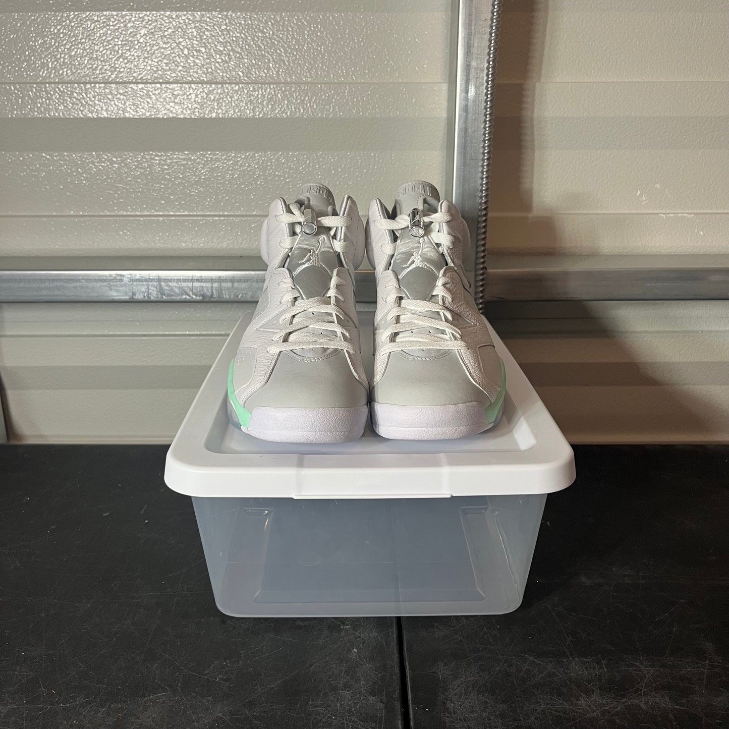Size 10.5W - AJ 6 Mint Foam