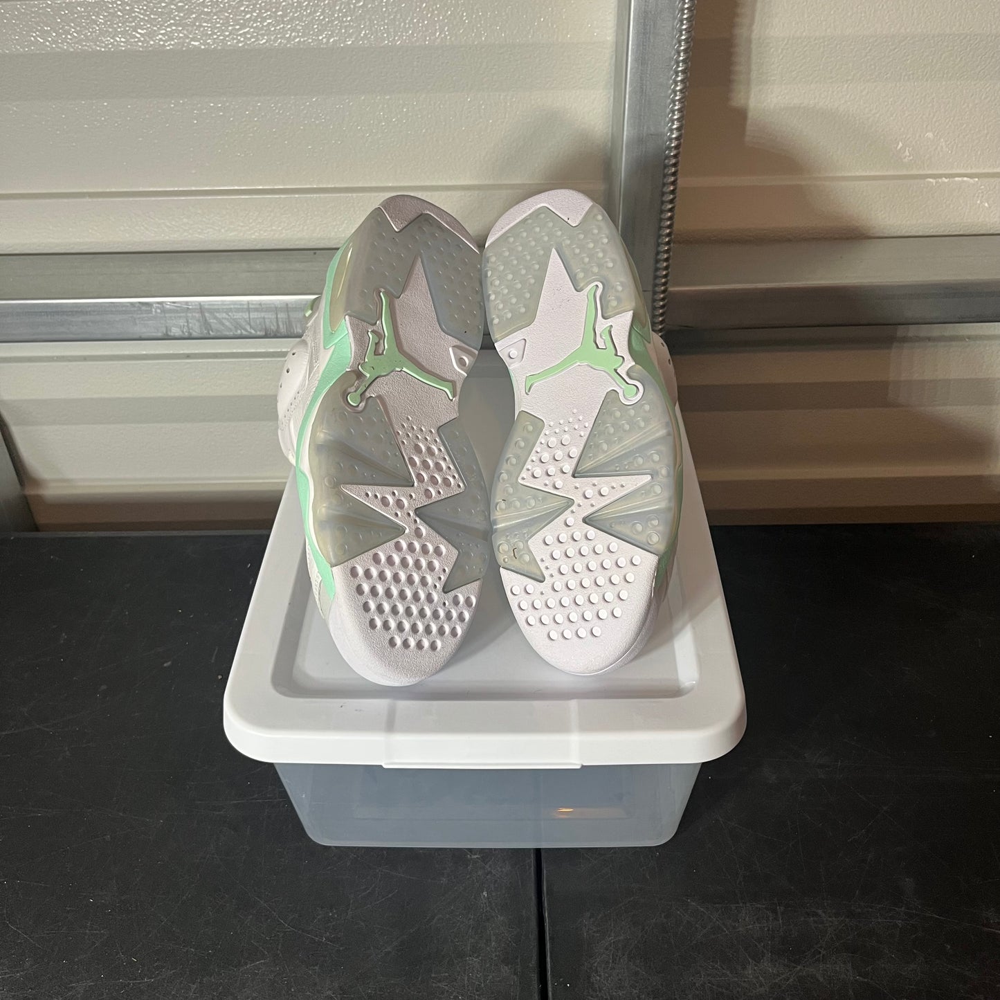 Size 10.5W - AJ 6 Mint Foam