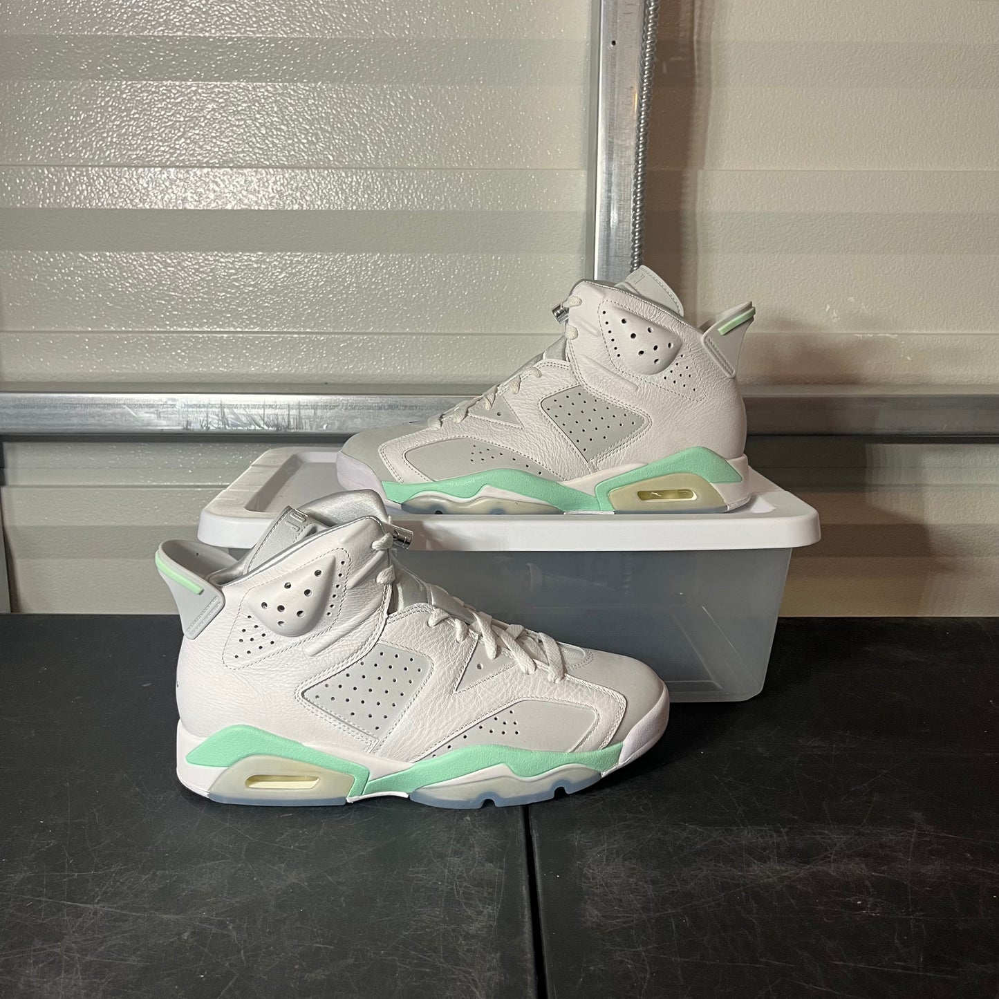 Size 10.5W - AJ 6 Mint Foam
