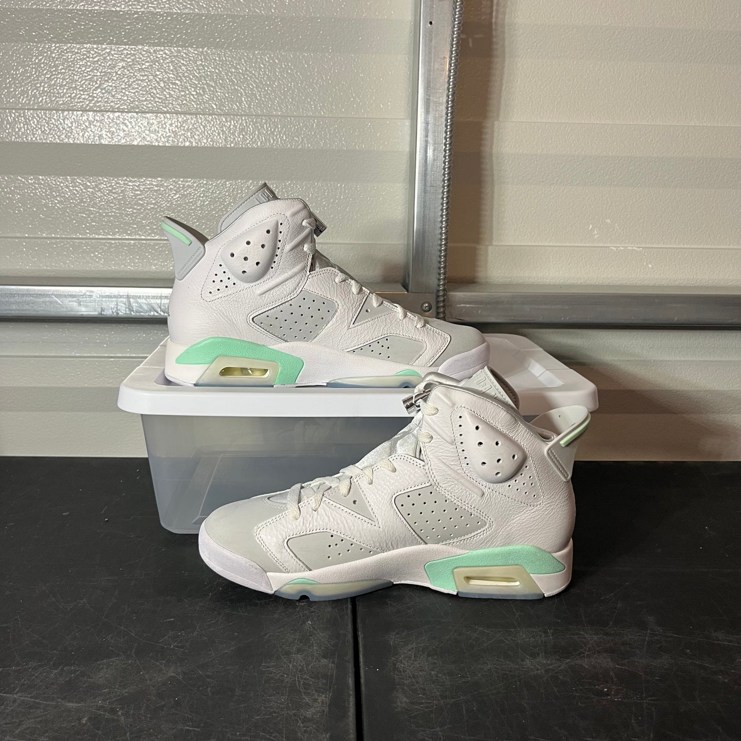 Size 10.5W - AJ 6 Mint Foam