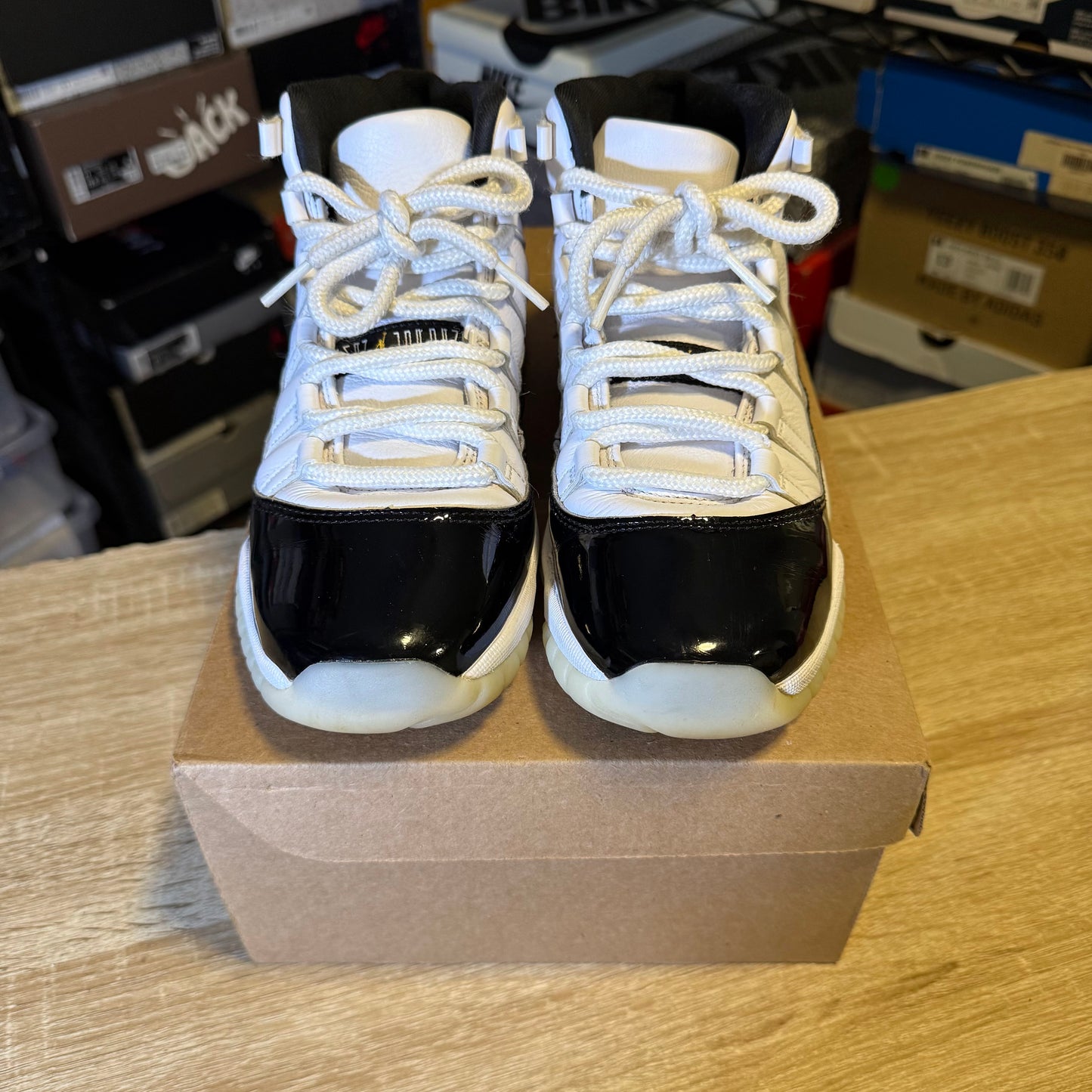 Size 6.5Y - AJ 11 DMP