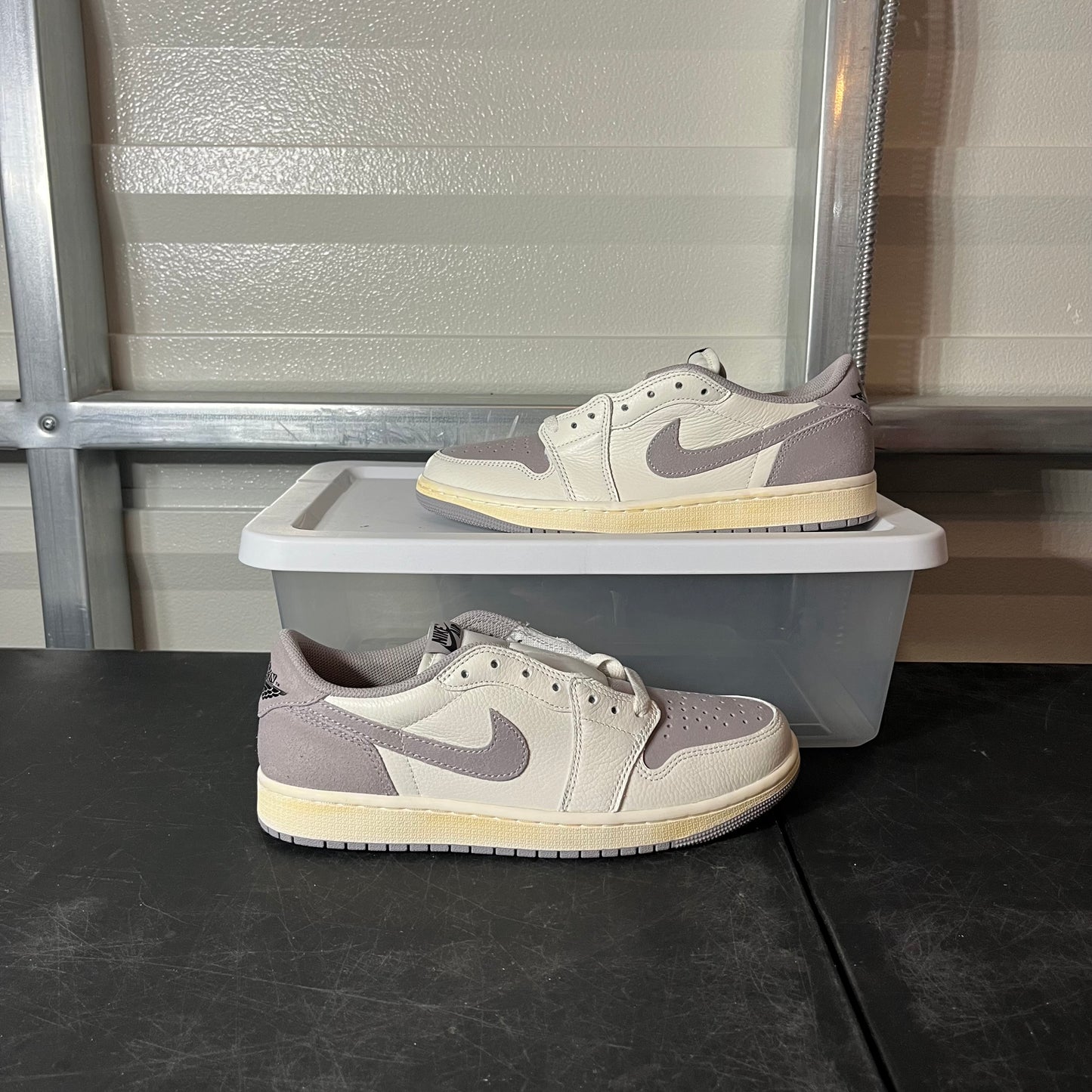 Size 9 - AJ 1 Low Atmosphere Grey