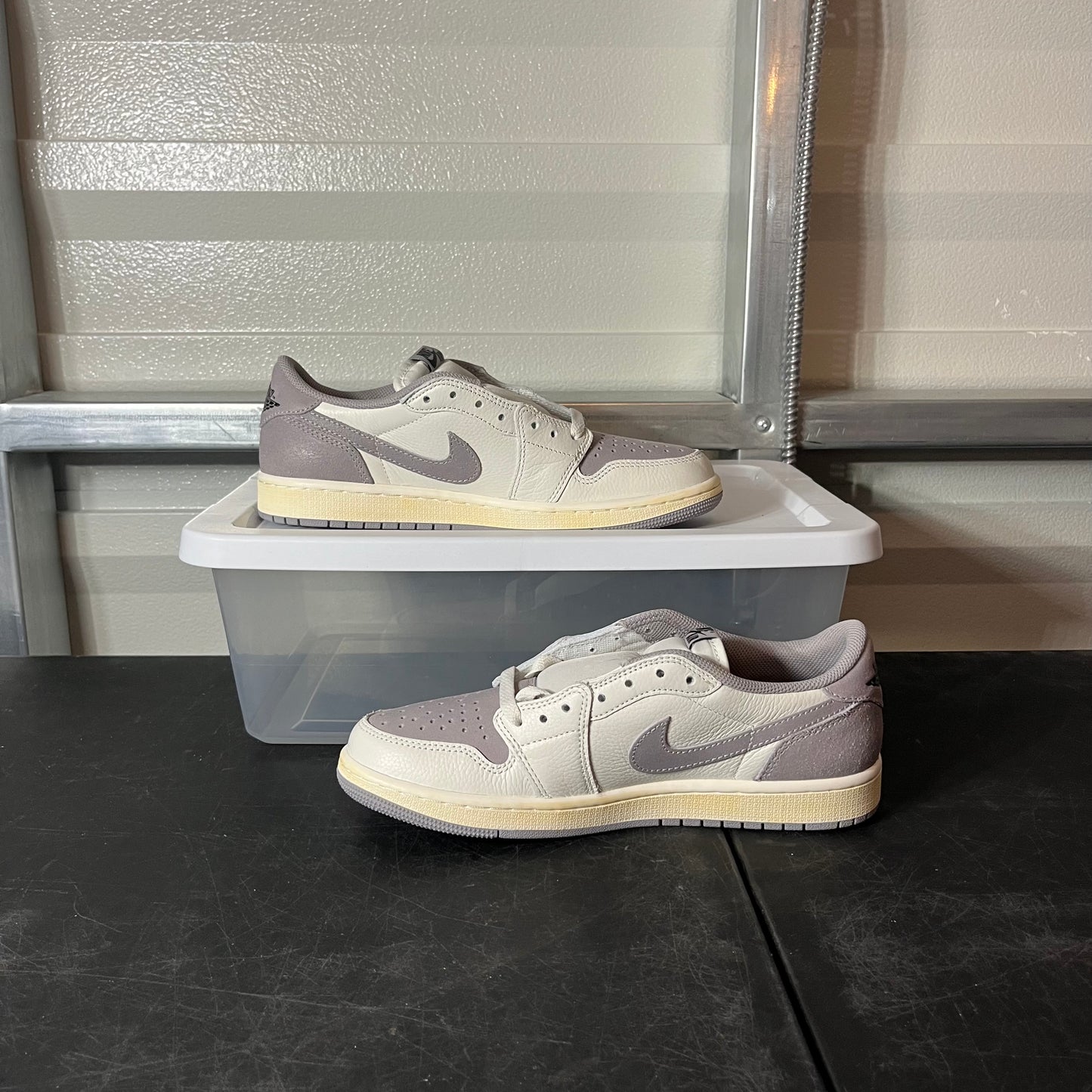 Size 9 - AJ 1 Low Atmosphere Grey