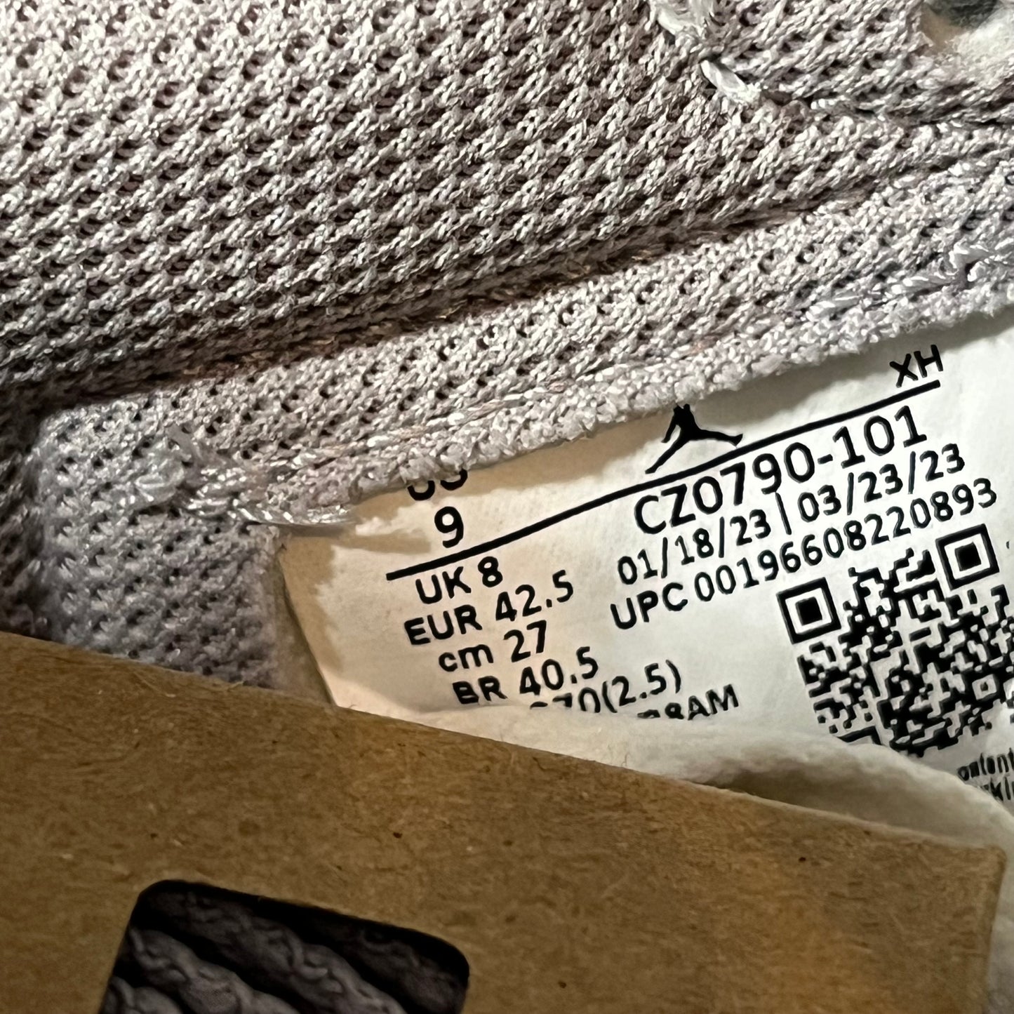 Size 9 - AJ 1 Low Atmosphere Grey