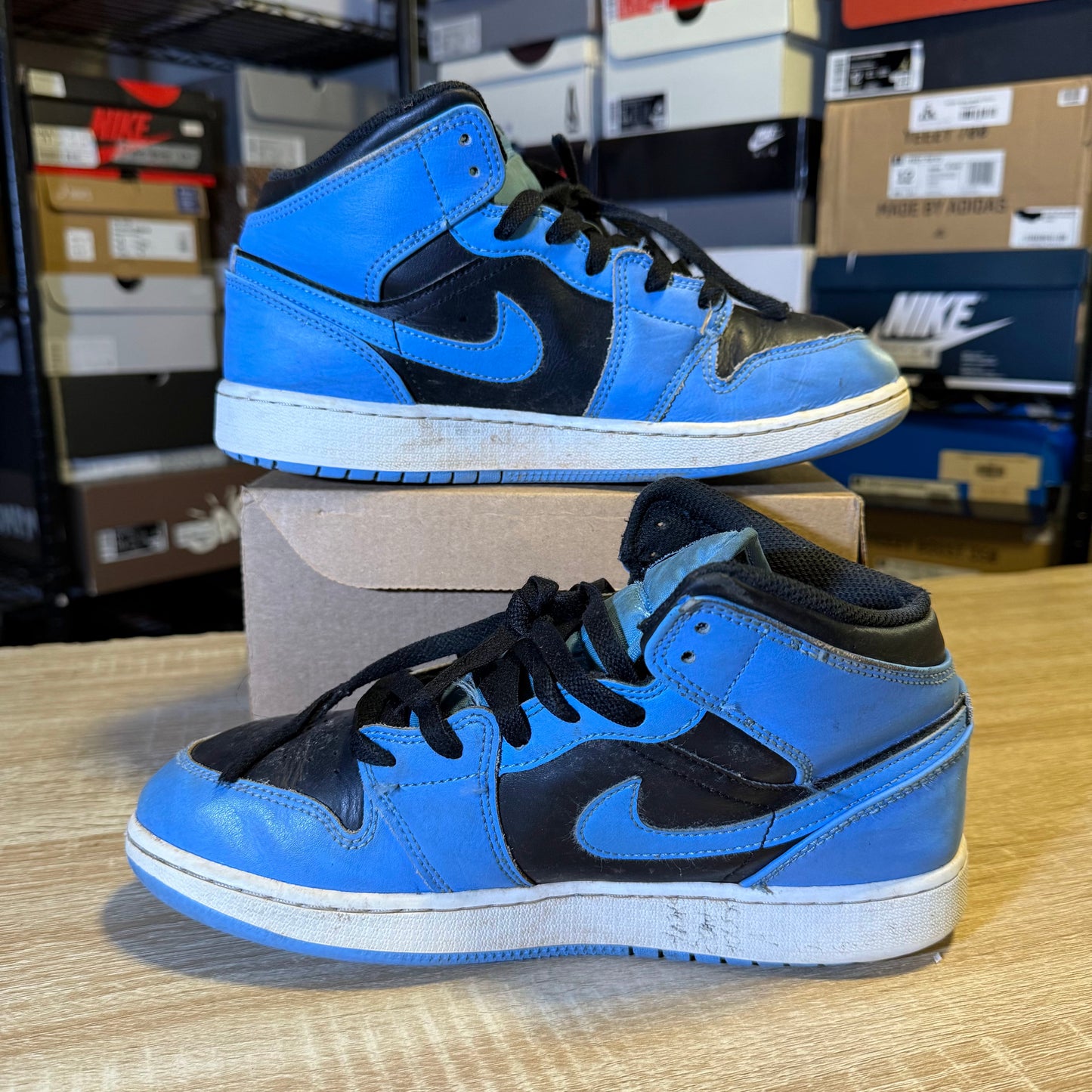 Size 6.5Y - AJ1 Mid University  Blue