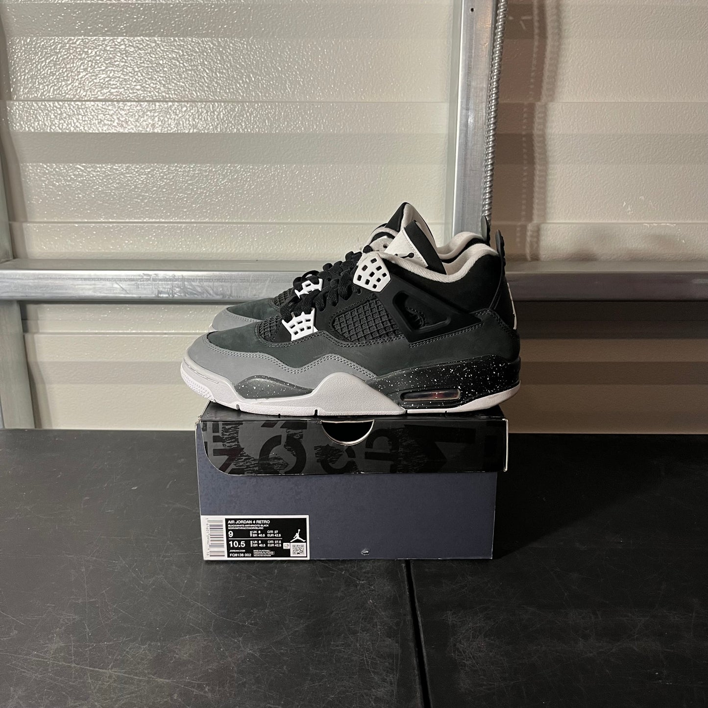 Size 9 - AJ 4 Fear