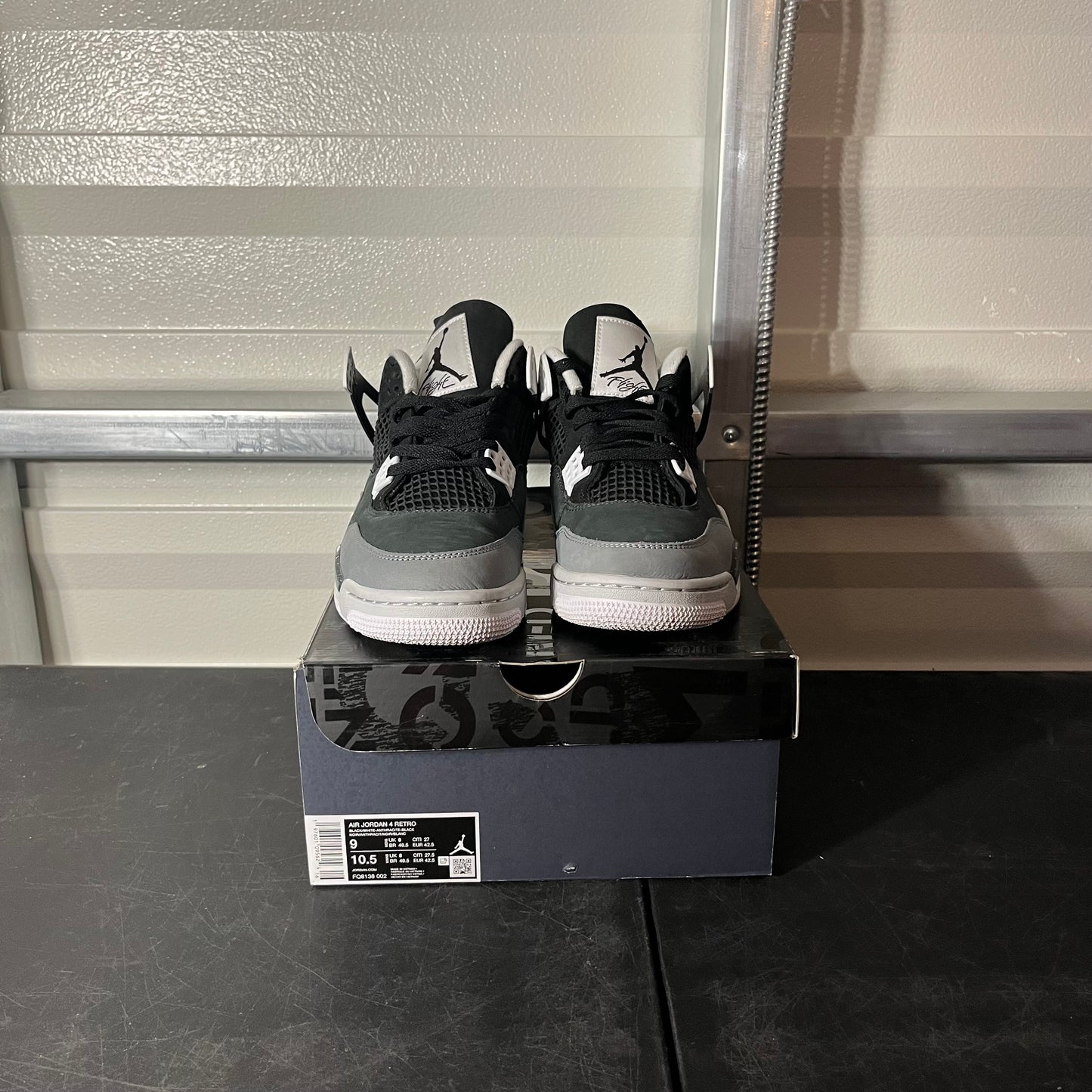 Size 9 - AJ 4 Fear