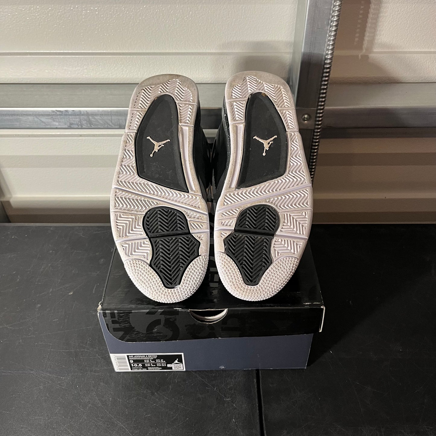 Size 9 - AJ 4 Fear