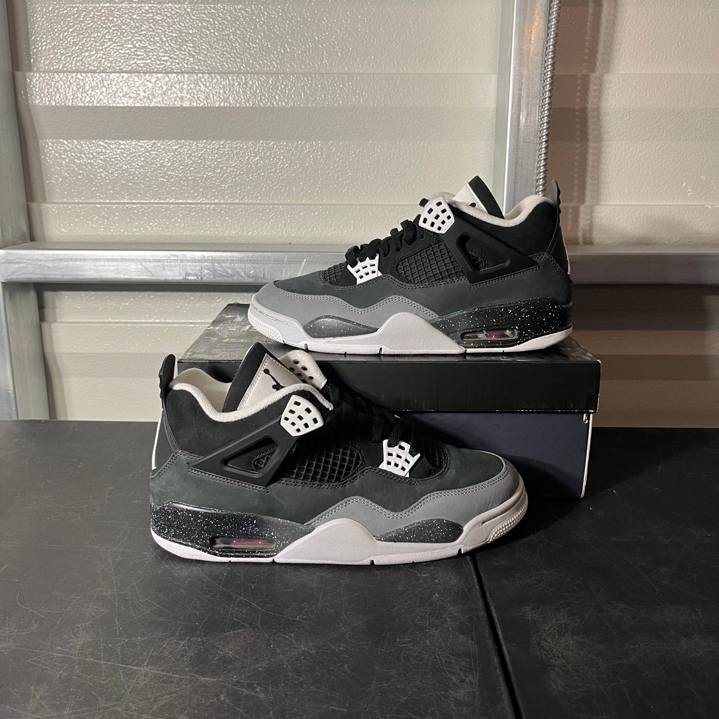 Size 9 - AJ 4 Fear