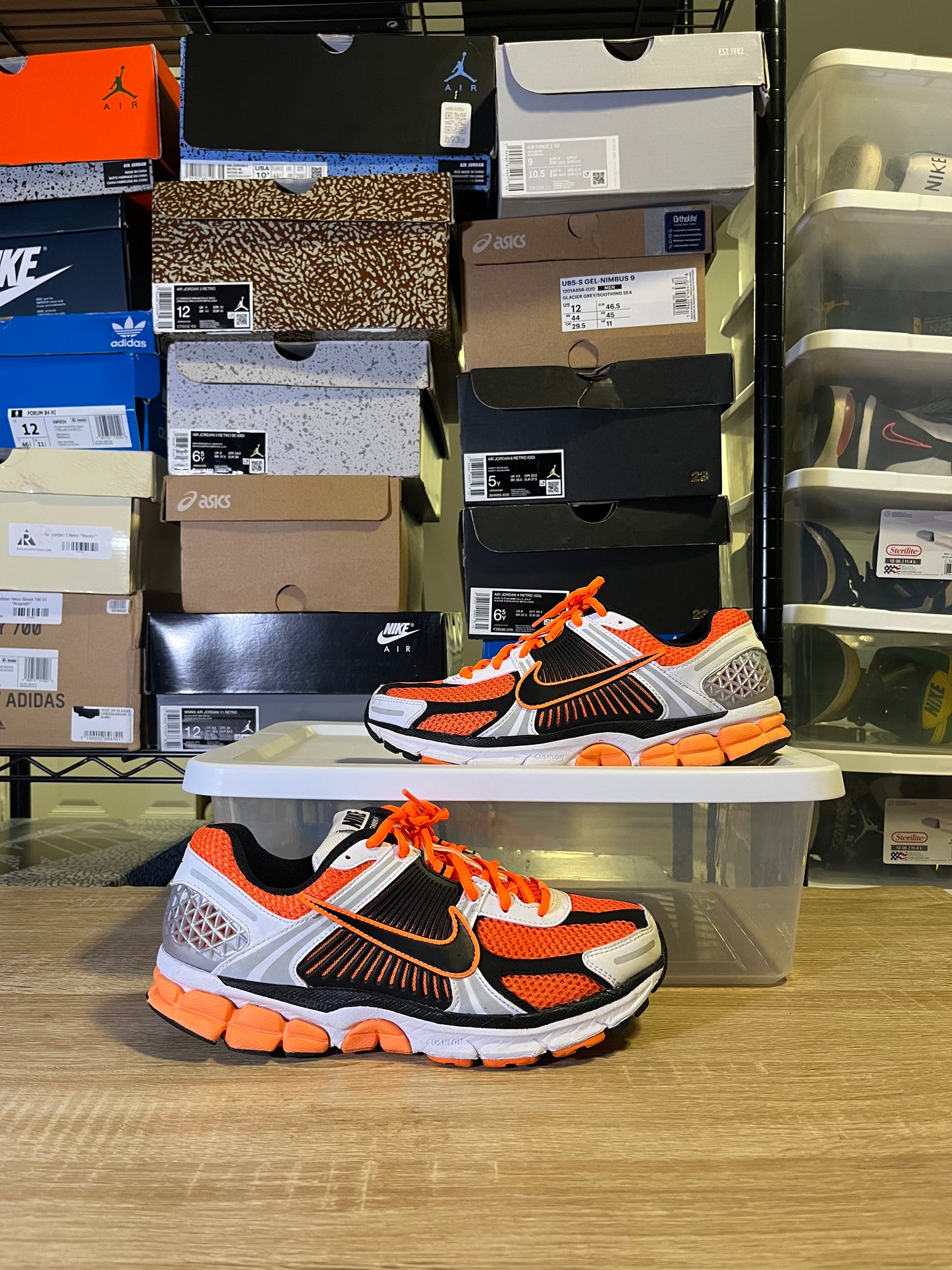Size 8 - Air Zoom Vomero 5 Total Orange