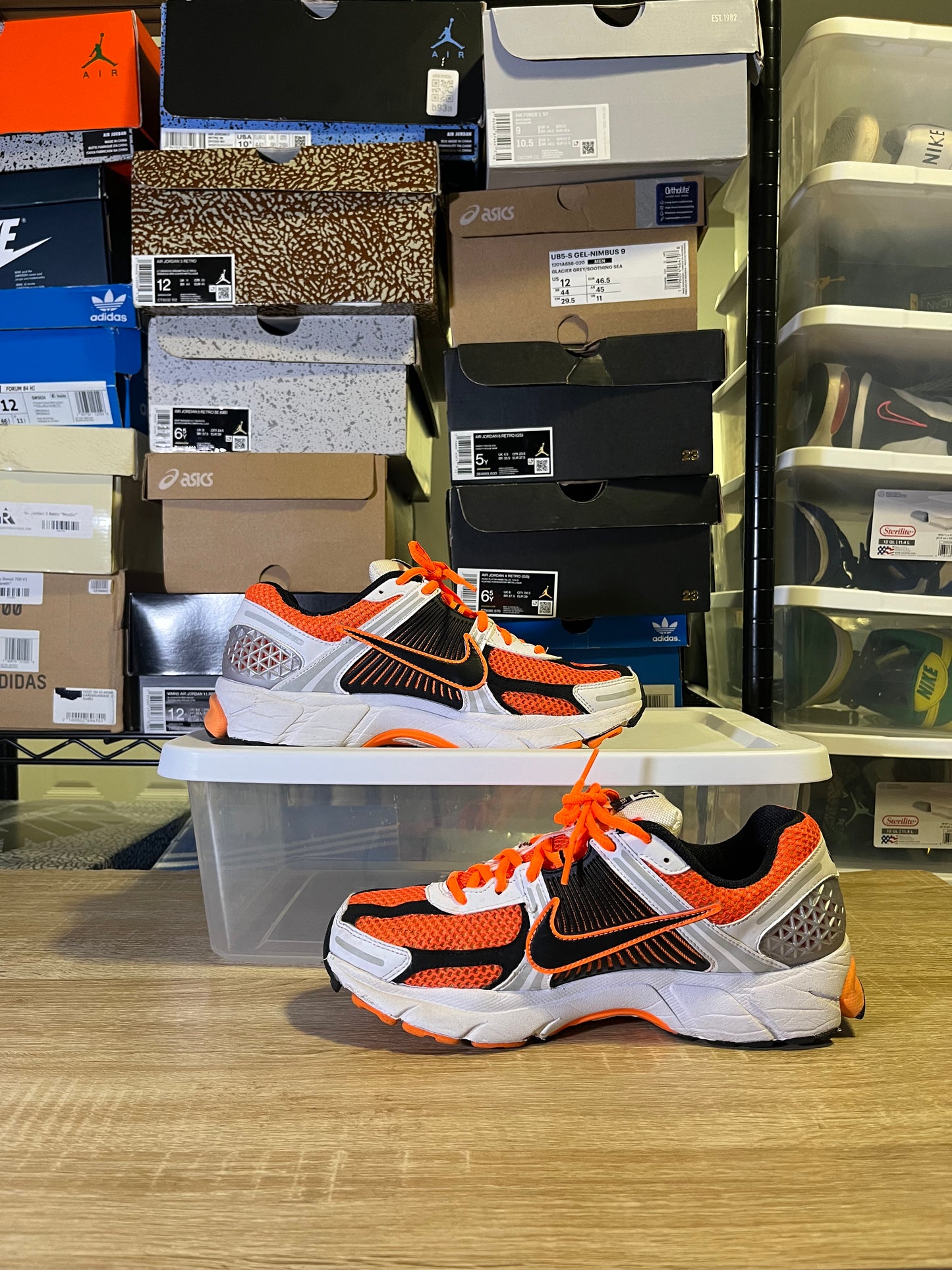 Size 8 - Air Zoom Vomero 5 Total Orange