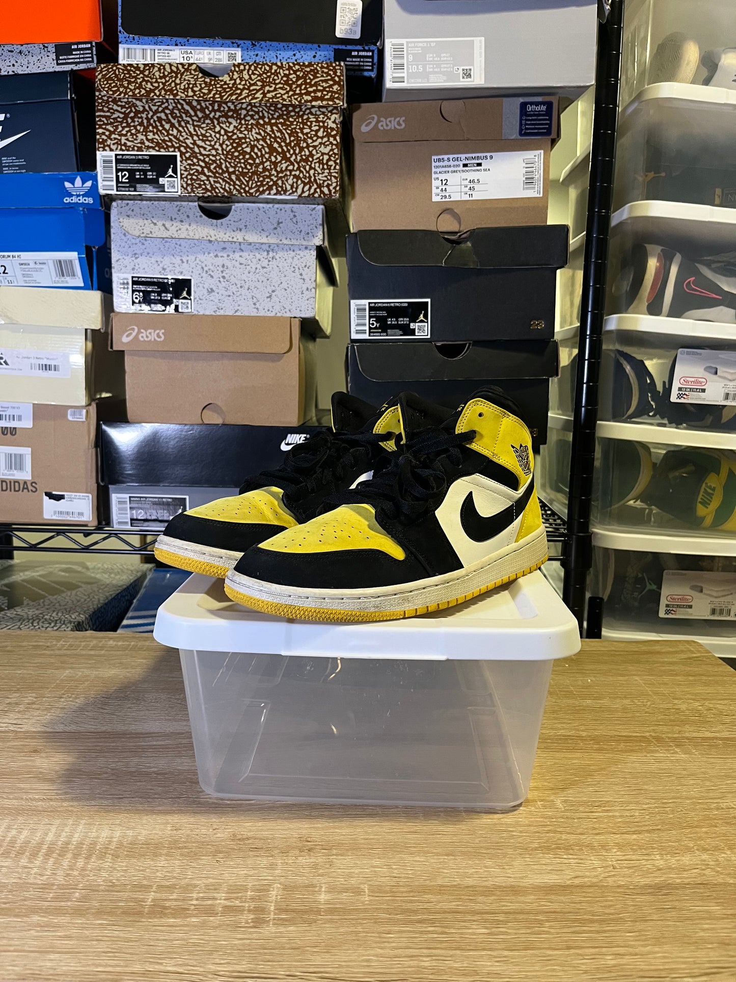 Size 11.5 - AJ 1 SE Mid Yellow Toe