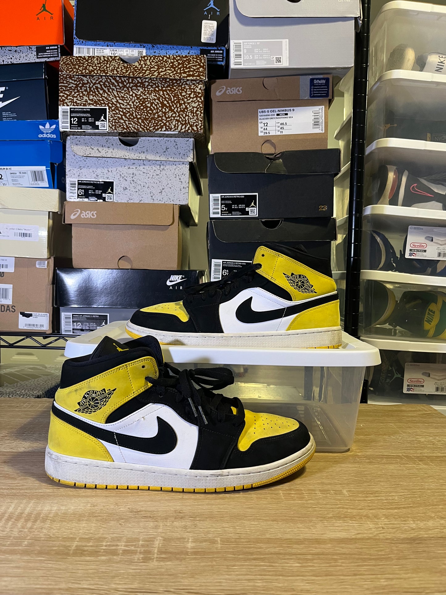 Size 11.5 - AJ 1 SE Mid Yellow Toe