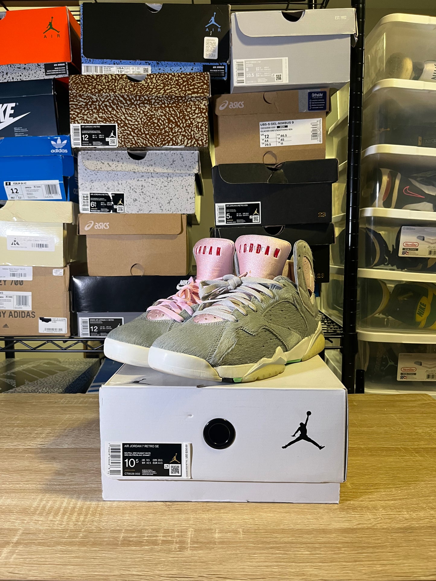 Size 10.5 - AJ 7 Retro SE Hare 2.0