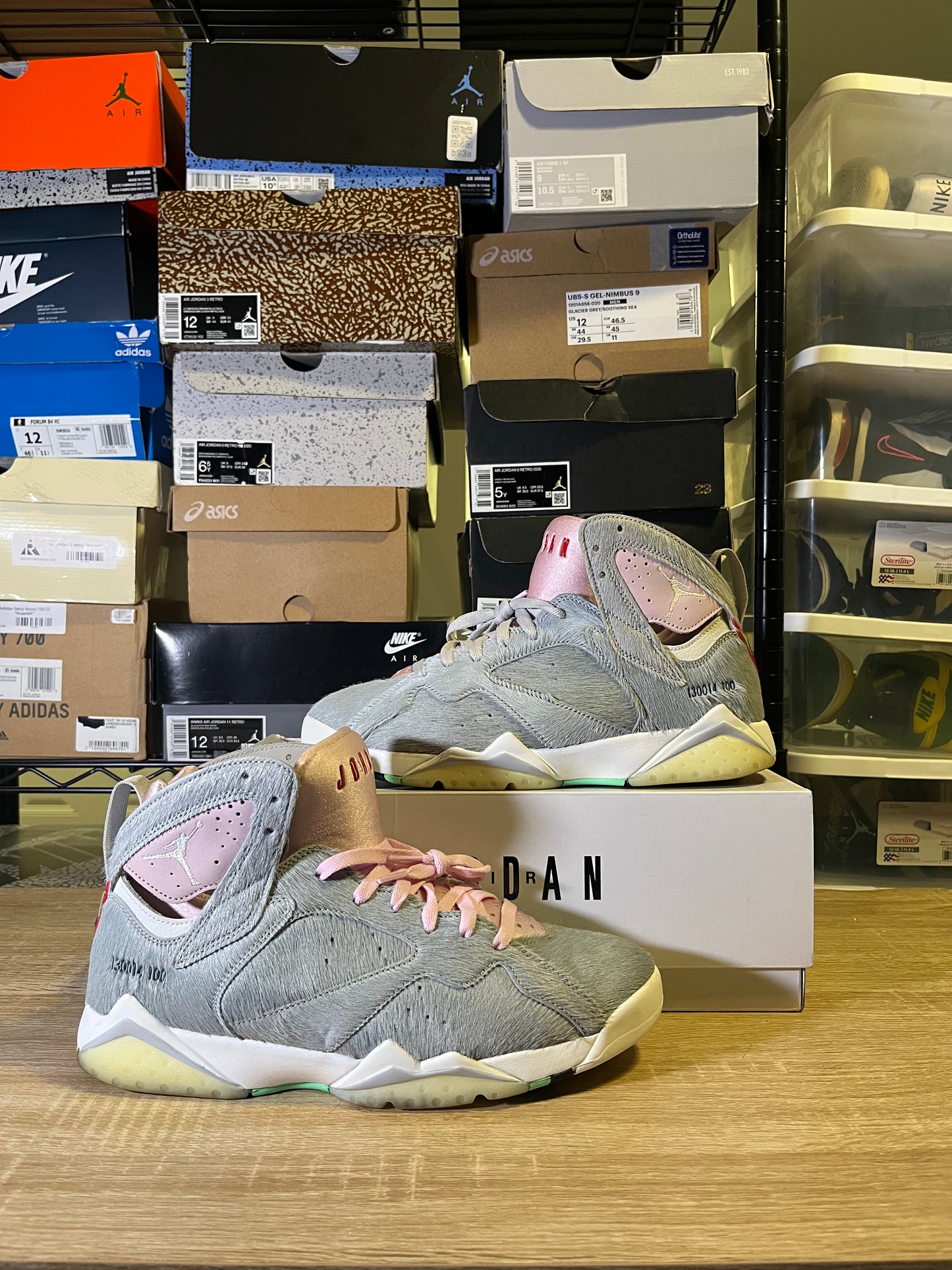 Size 10.5 - AJ 7 Retro SE Hare 2.0