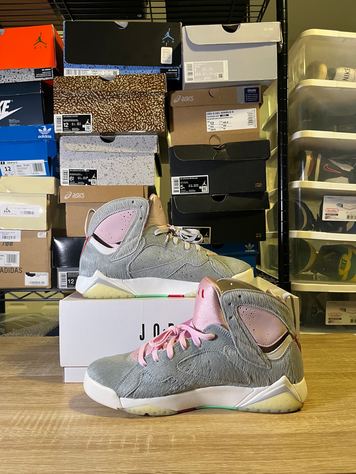 Size 10.5 - AJ 7 Retro SE Hare 2.0
