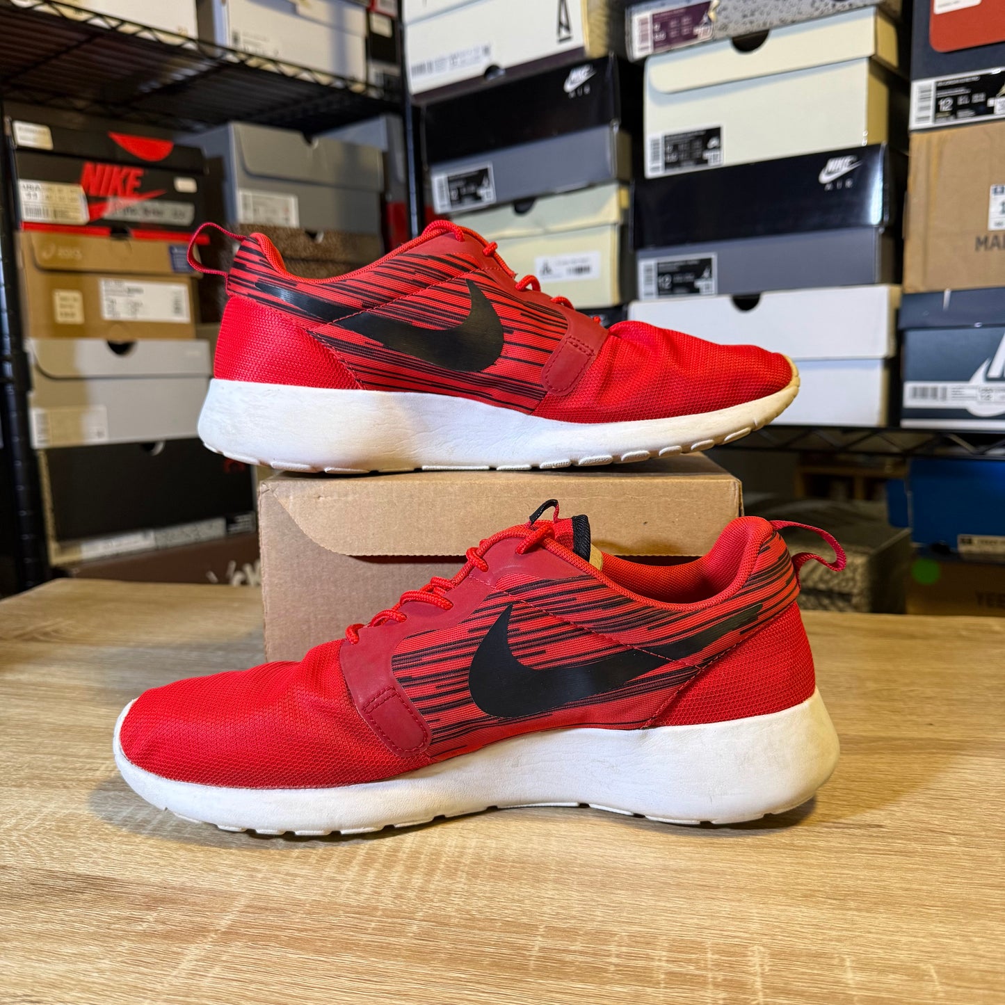 Size 9 - Nike Rosherun Hyper Red