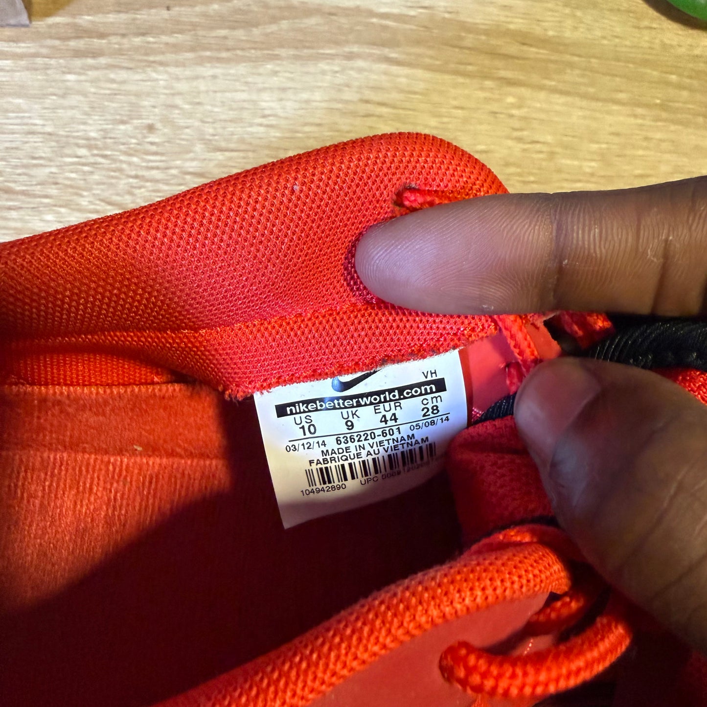 Size 9 - Nike Rosherun Hyper Red