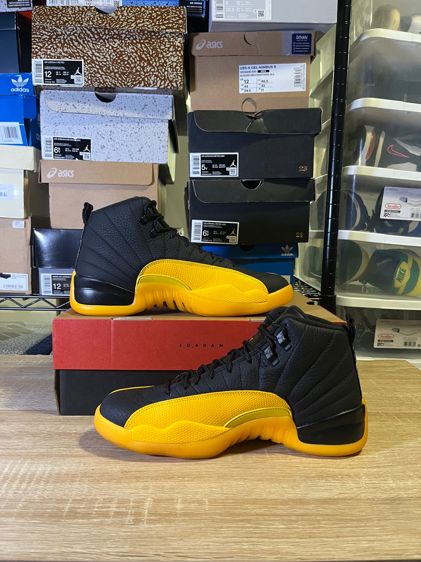 Size 10 – AJ 12 University Gold