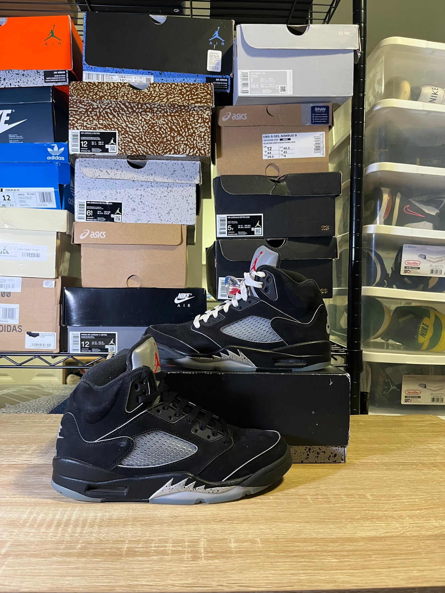 Size 7Y – AJ 5 Reimagined Black Metallic