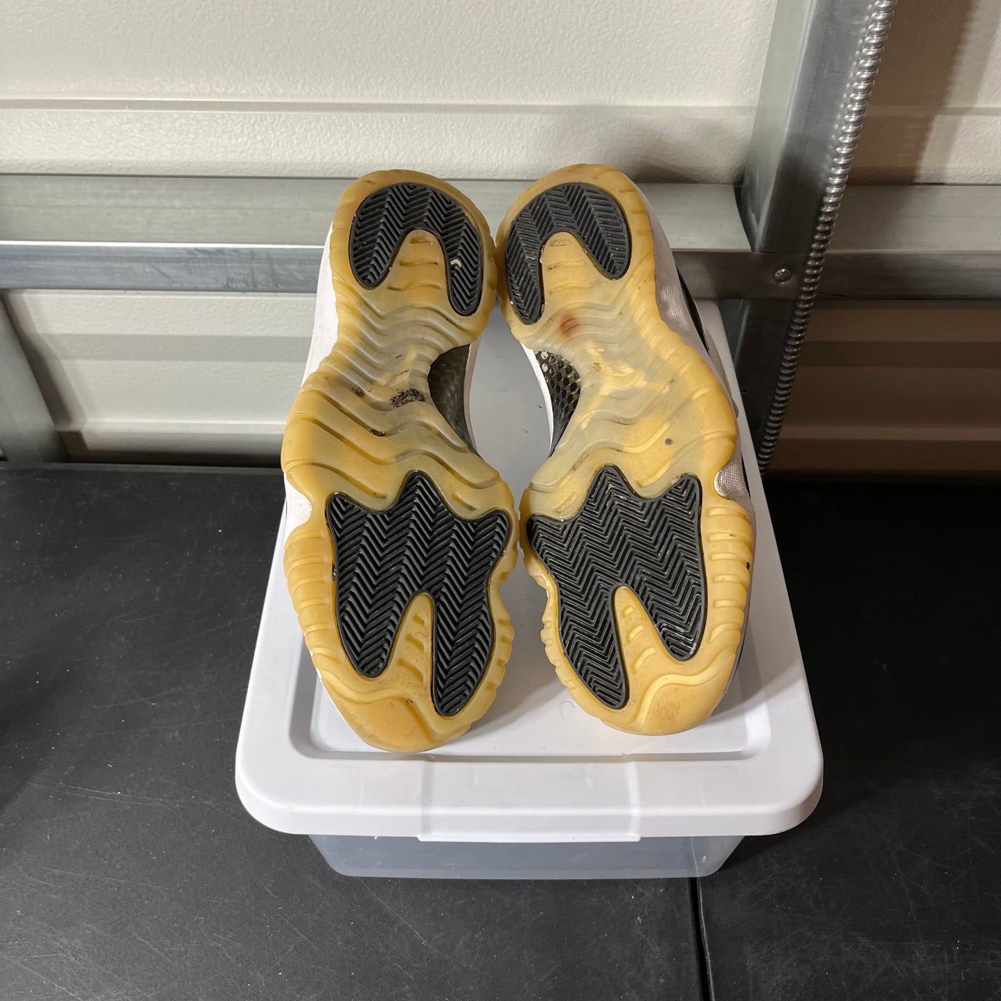 Size 9.5 - AJ 11 Dmp Gratitude