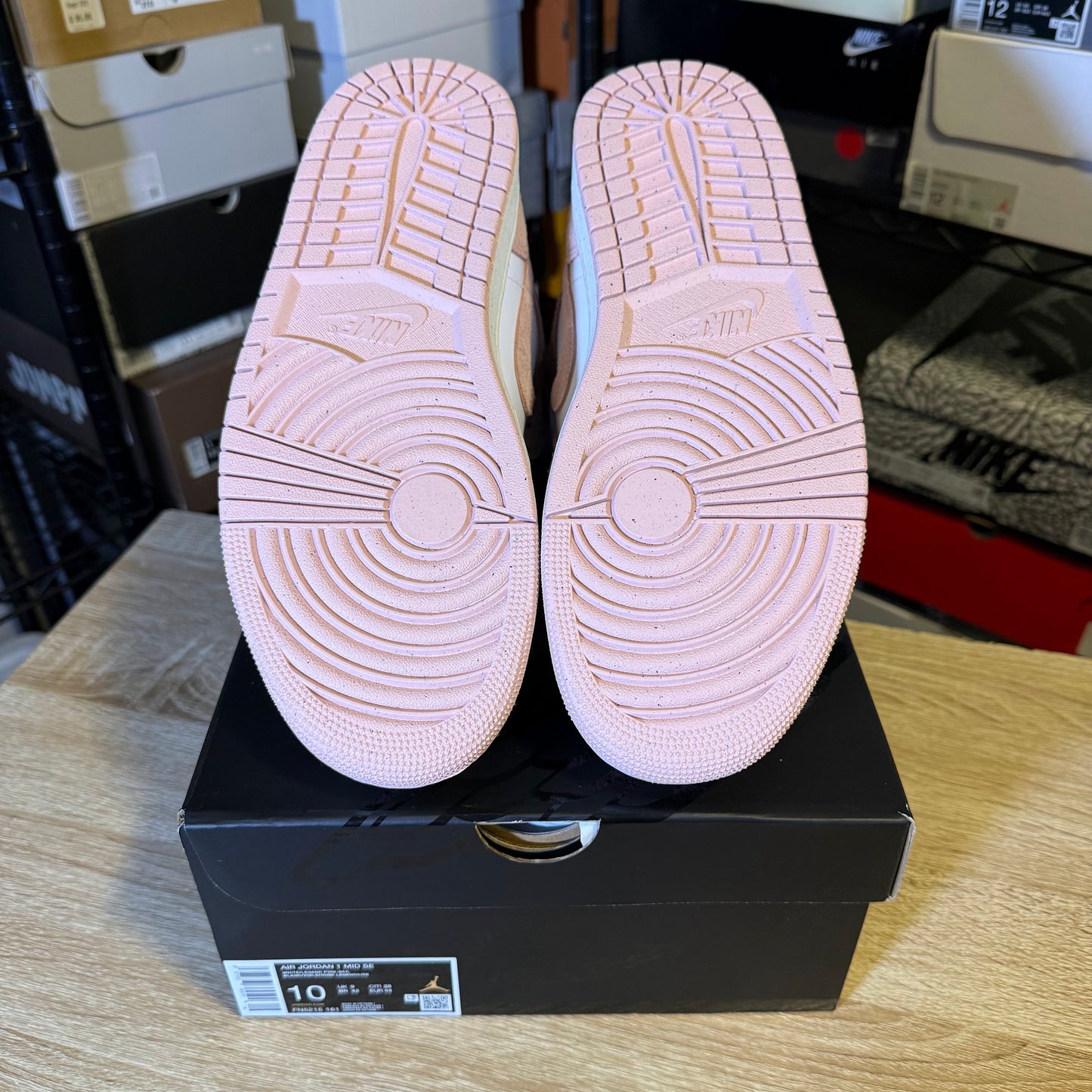 Size 10 - AJ 1 Mid SE Legend Pink