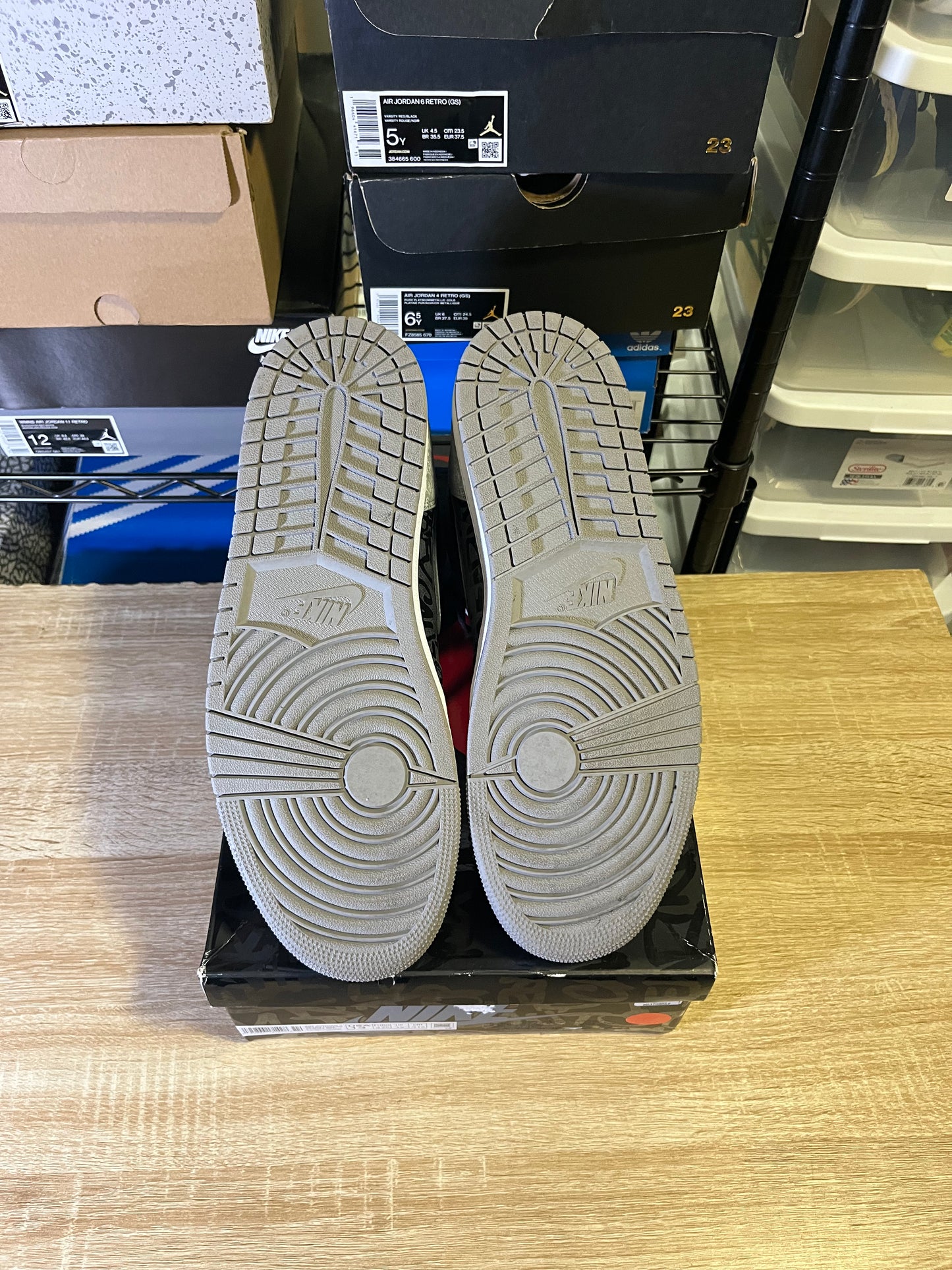 Size 13 – AJ 1 Rebellionaire