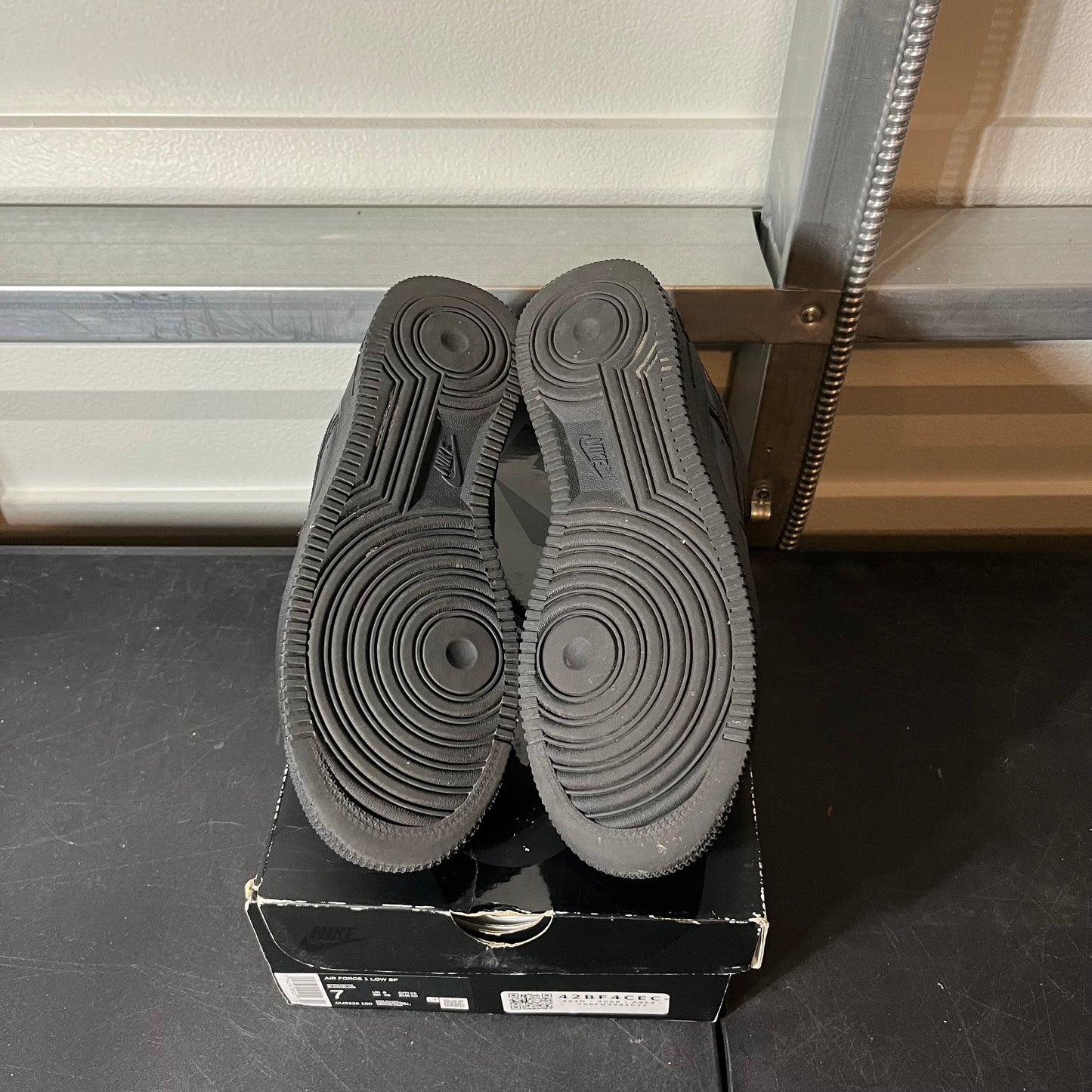 Size 7 - AF 1 Supreme