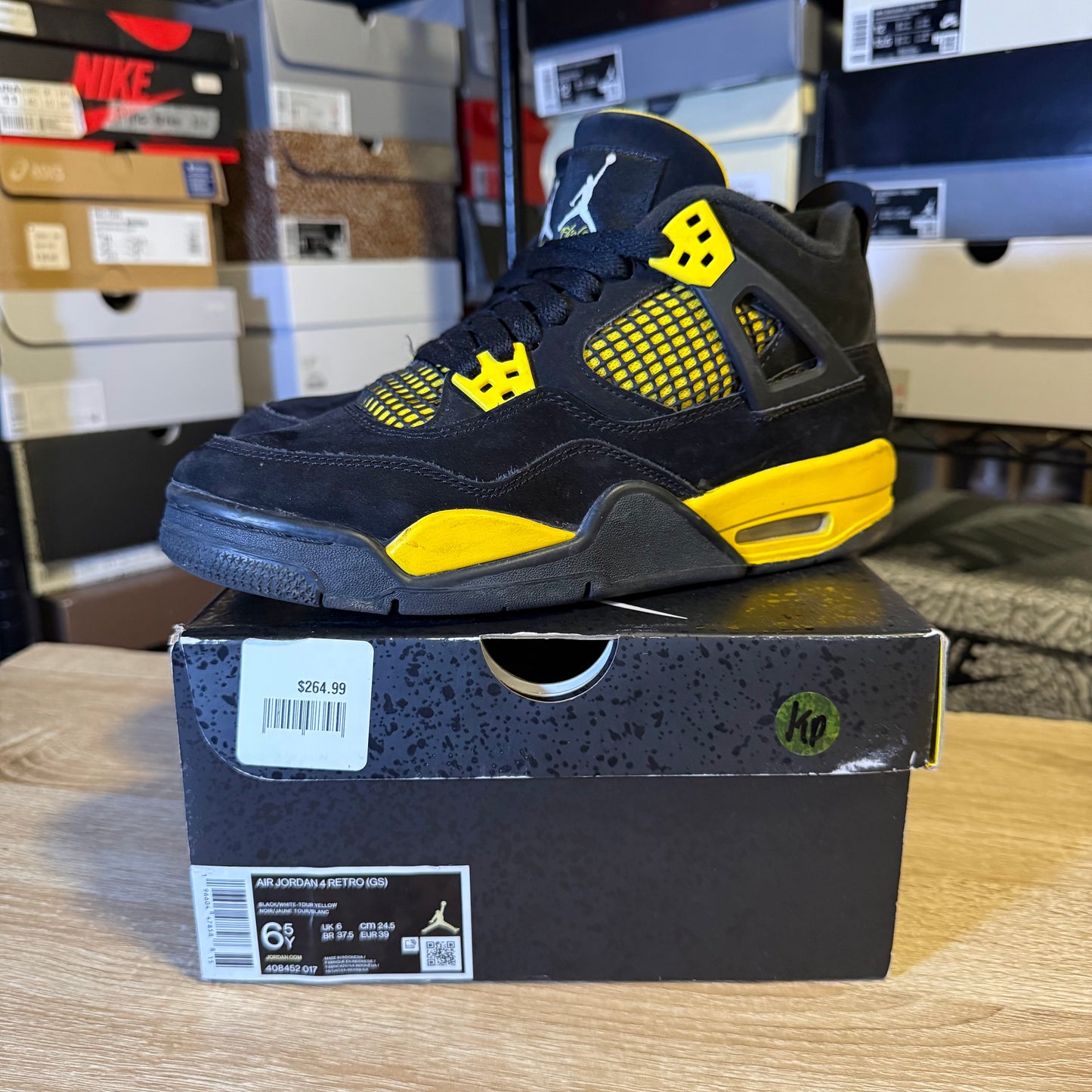 Size 6.5 - AJ 4 Thunder