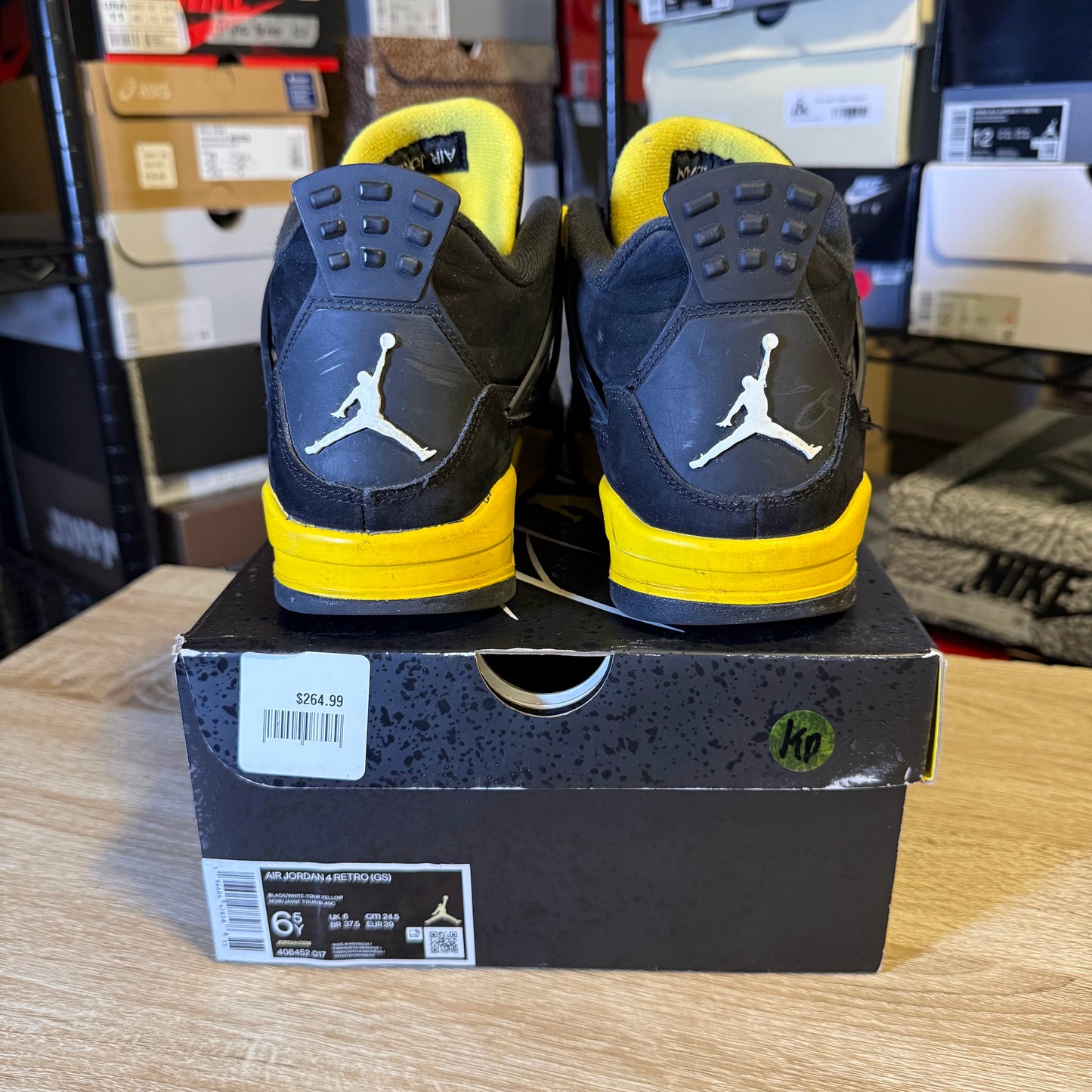 Size 6.5 - AJ 4 Thunder
