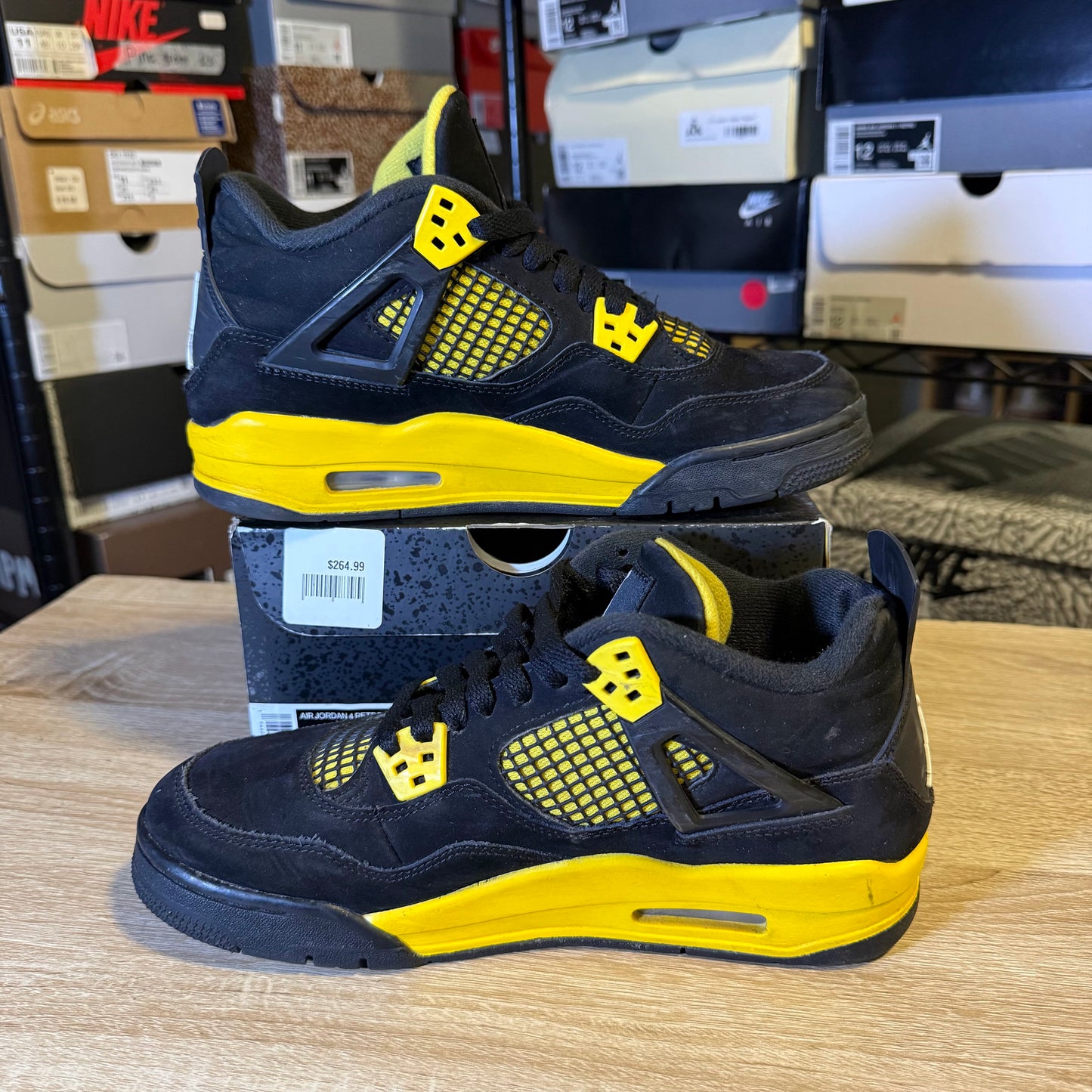 Size 6.5 - AJ 4 Thunder
