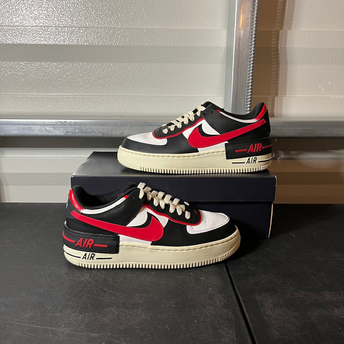 Size 8W - AF 1 University Red Black