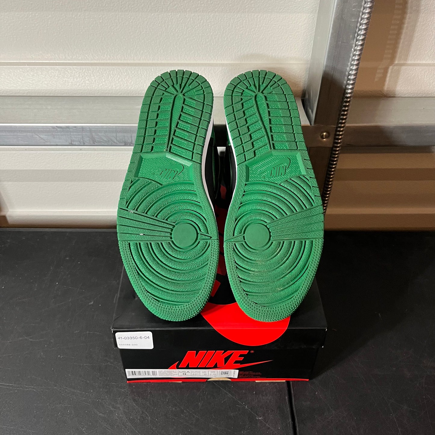 Size 9 - AJ 1 Pine Green 2.0