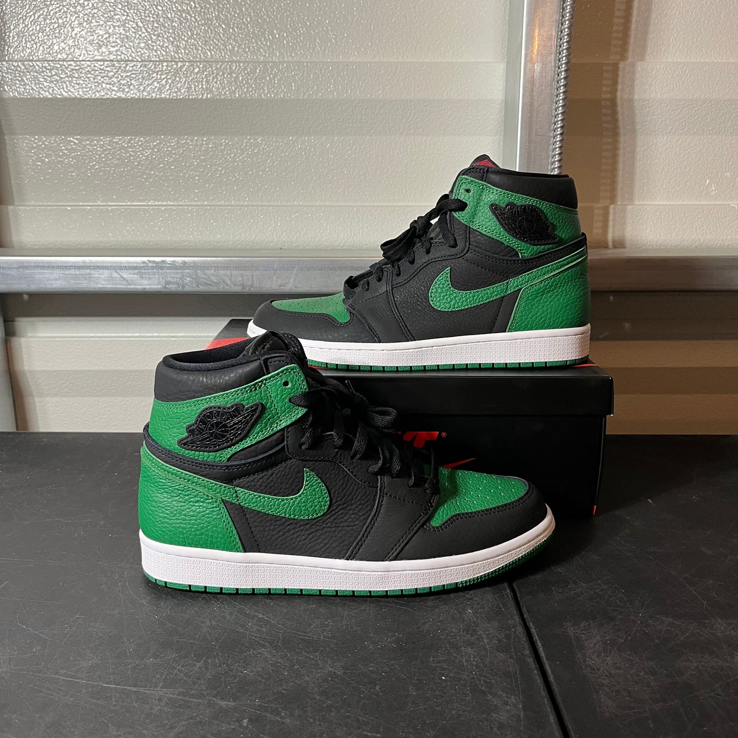 Size 9 - AJ 1 Pine Green 2.0