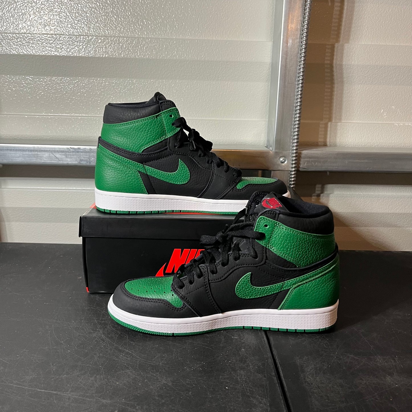 Size 9 - AJ 1 Pine Green 2.0