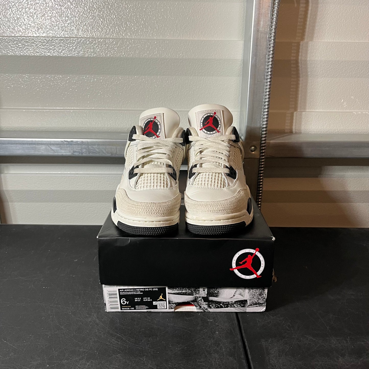 Size 6Y- AJ 4 Flight Club