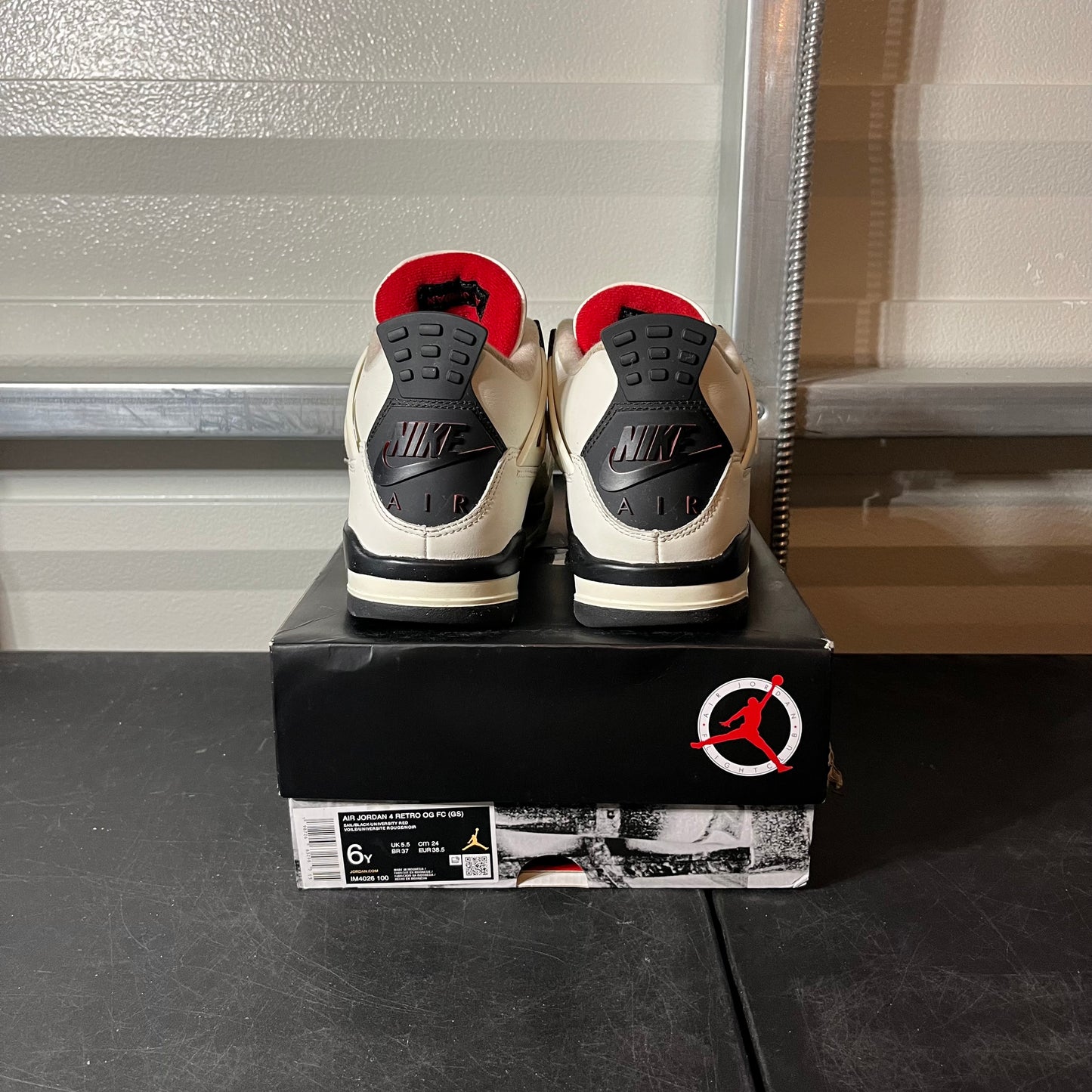 Size 6Y- AJ 4 Flight Club