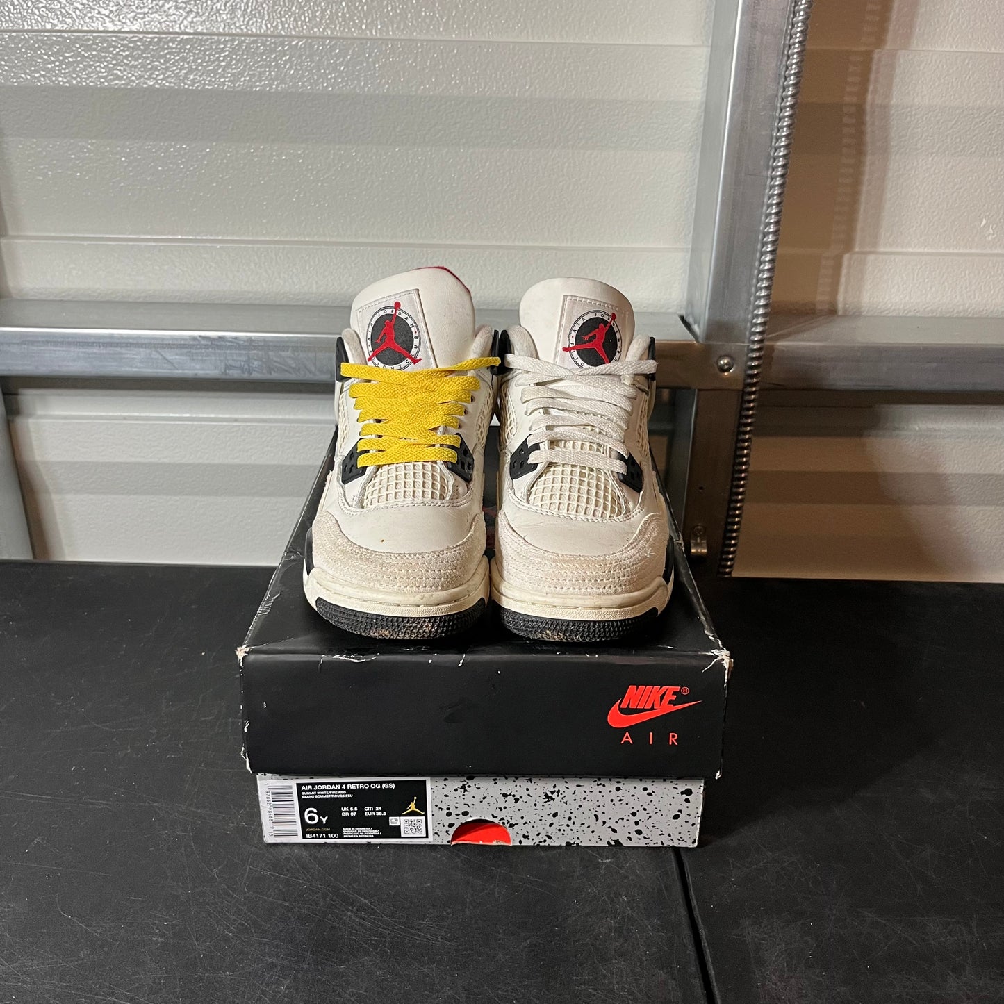 Size 6Y - AJ 4 Flight Club