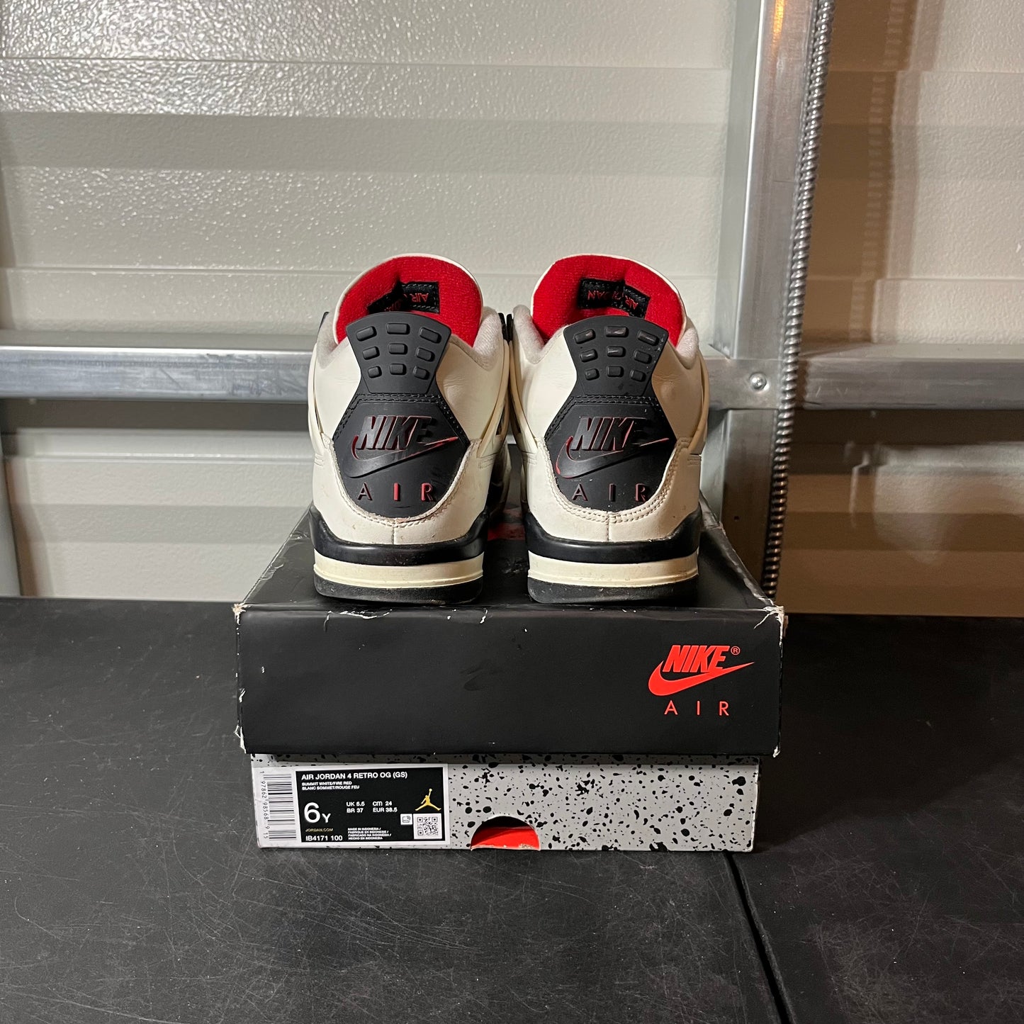 Size 6Y - AJ 4 Flight Club