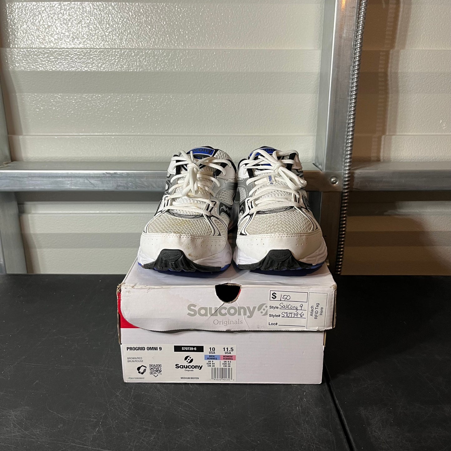 Size 10 - Saucony White Blue Omni 9