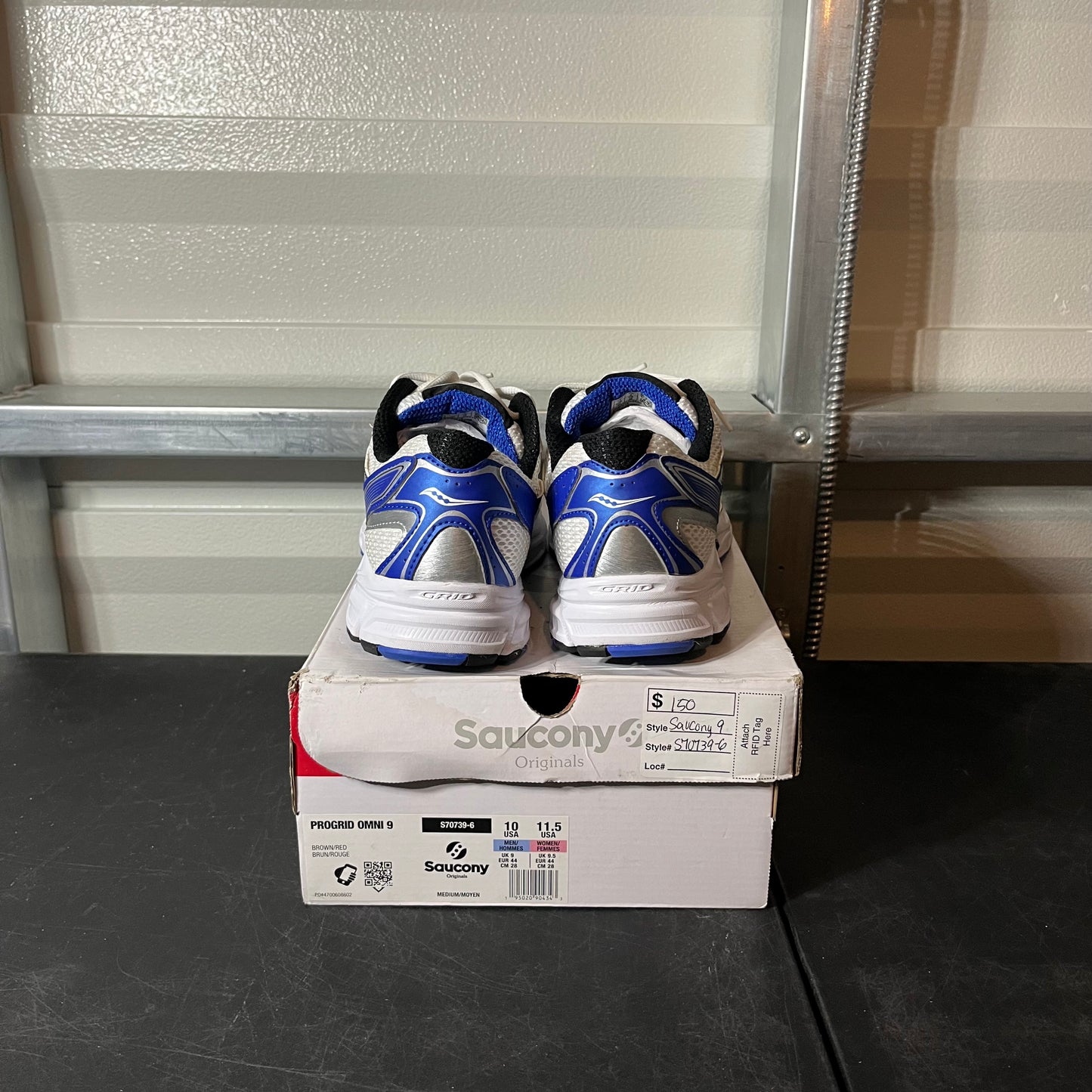 Size 10 - Saucony White Blue Omni 9