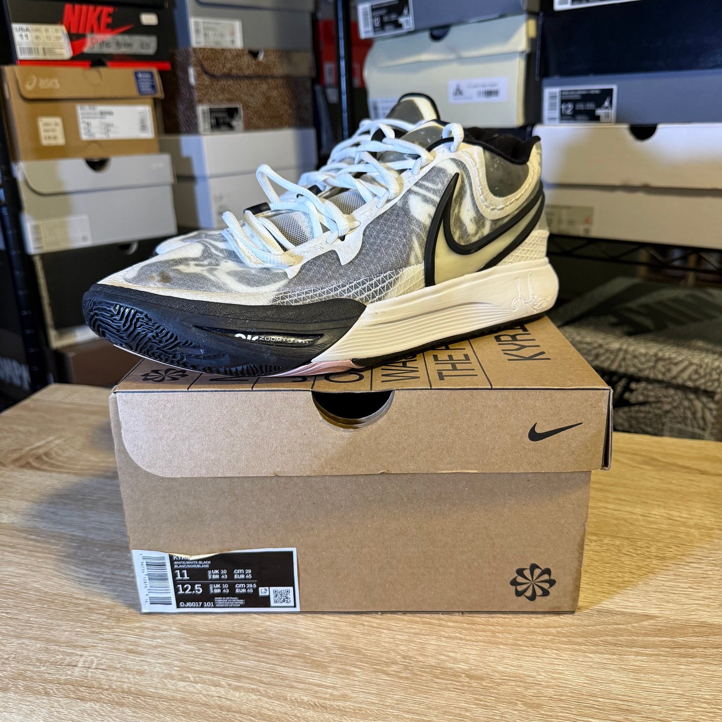 Size 11 - Kyrie 8 White Black