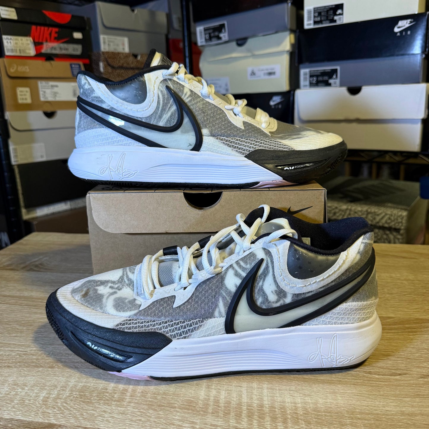 Size 11 - Kyrie 8 White Black