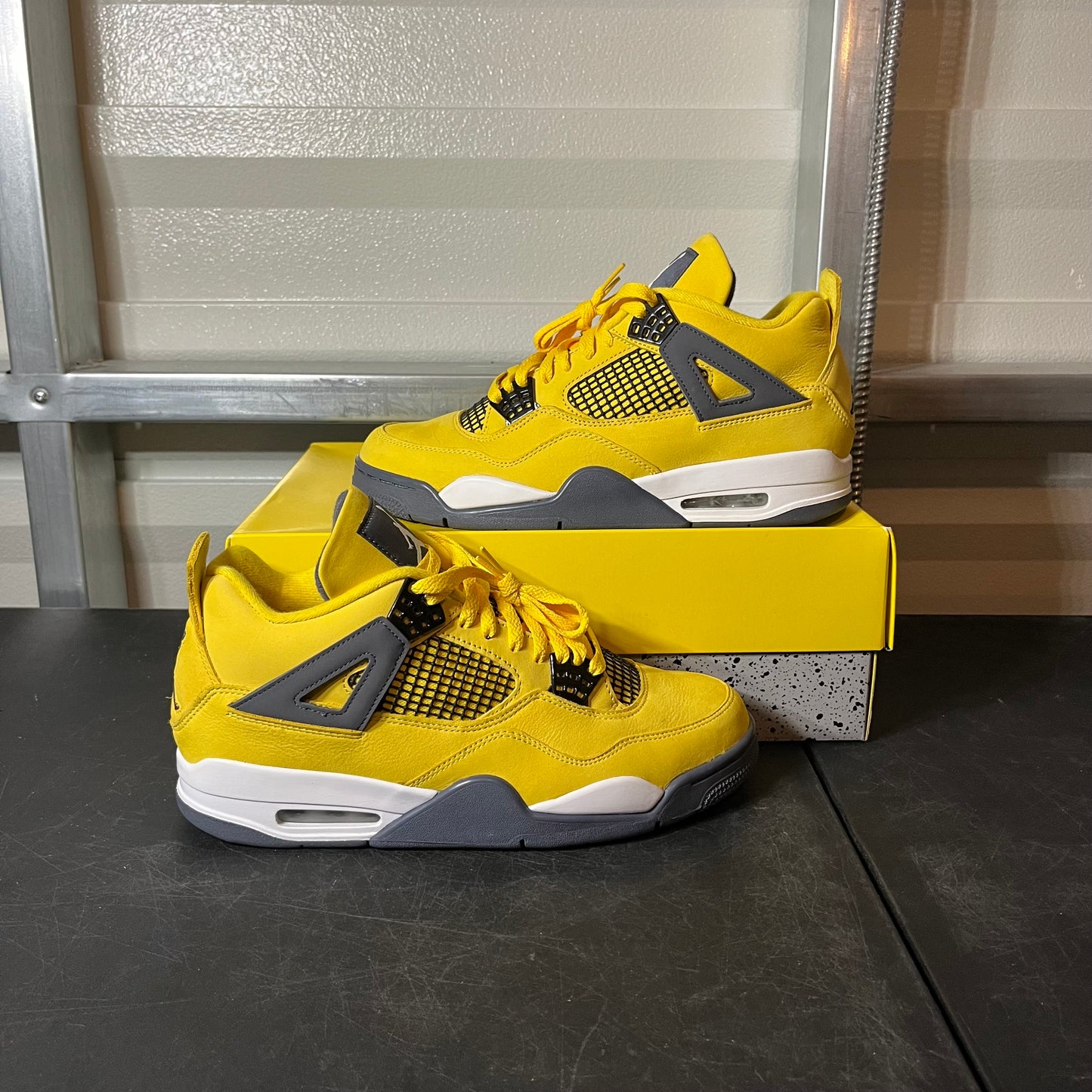 Size 10 - AJ 4 Lightning