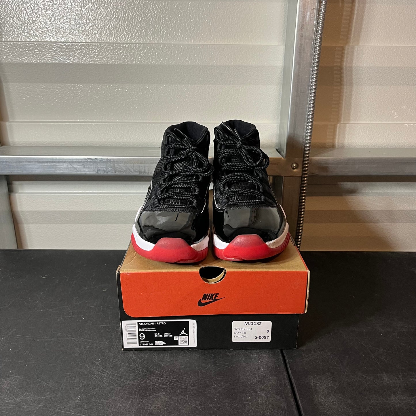 Size 9 - AJ 11 Bred