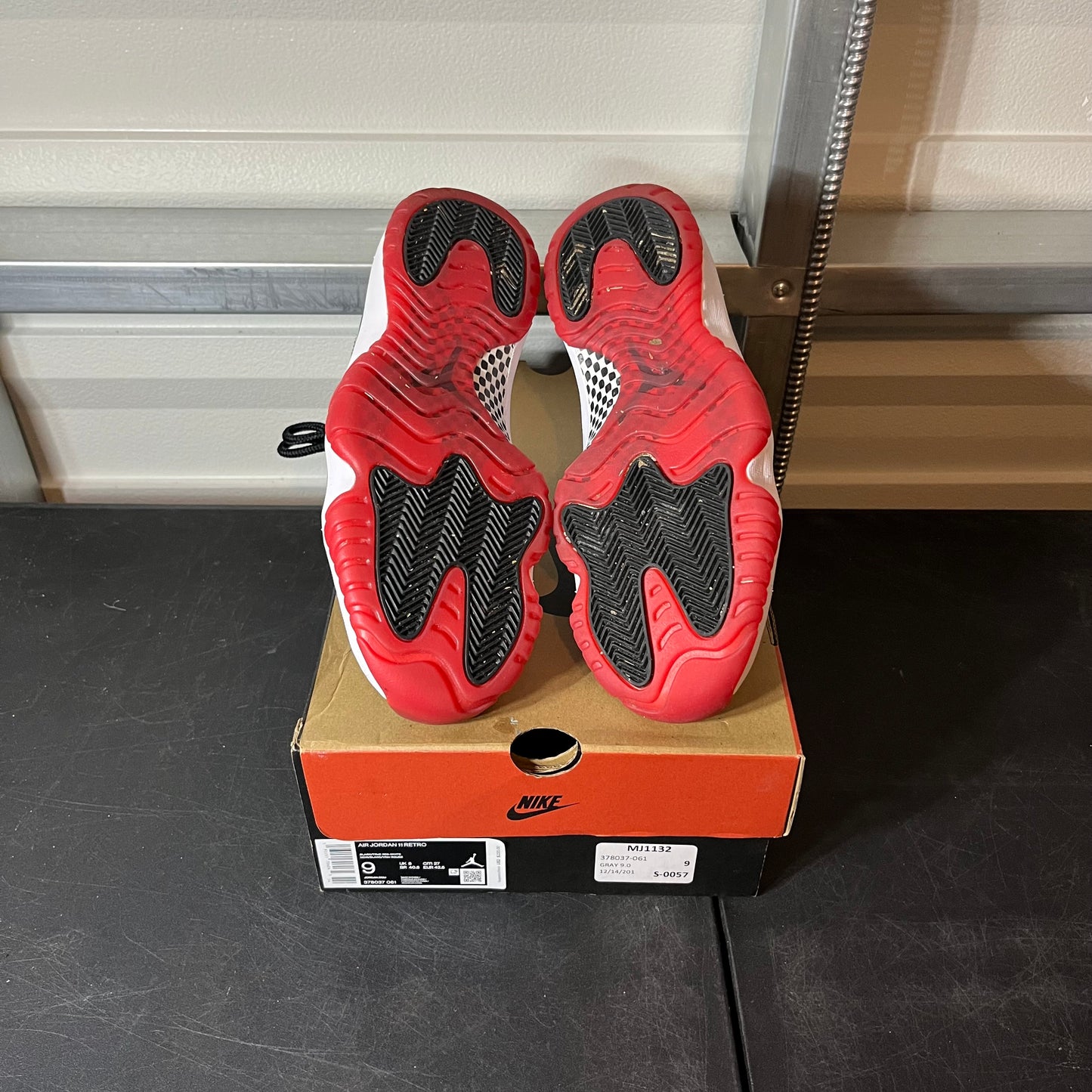 Size 9 - AJ 11 Bred
