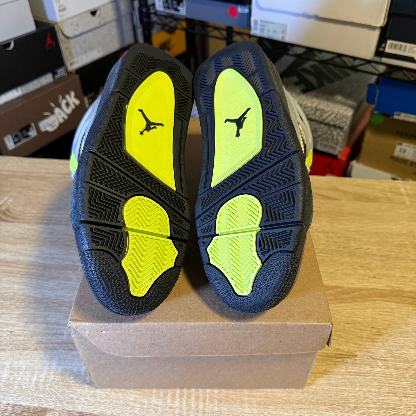 Size 7Y – AJ 4 Neon
