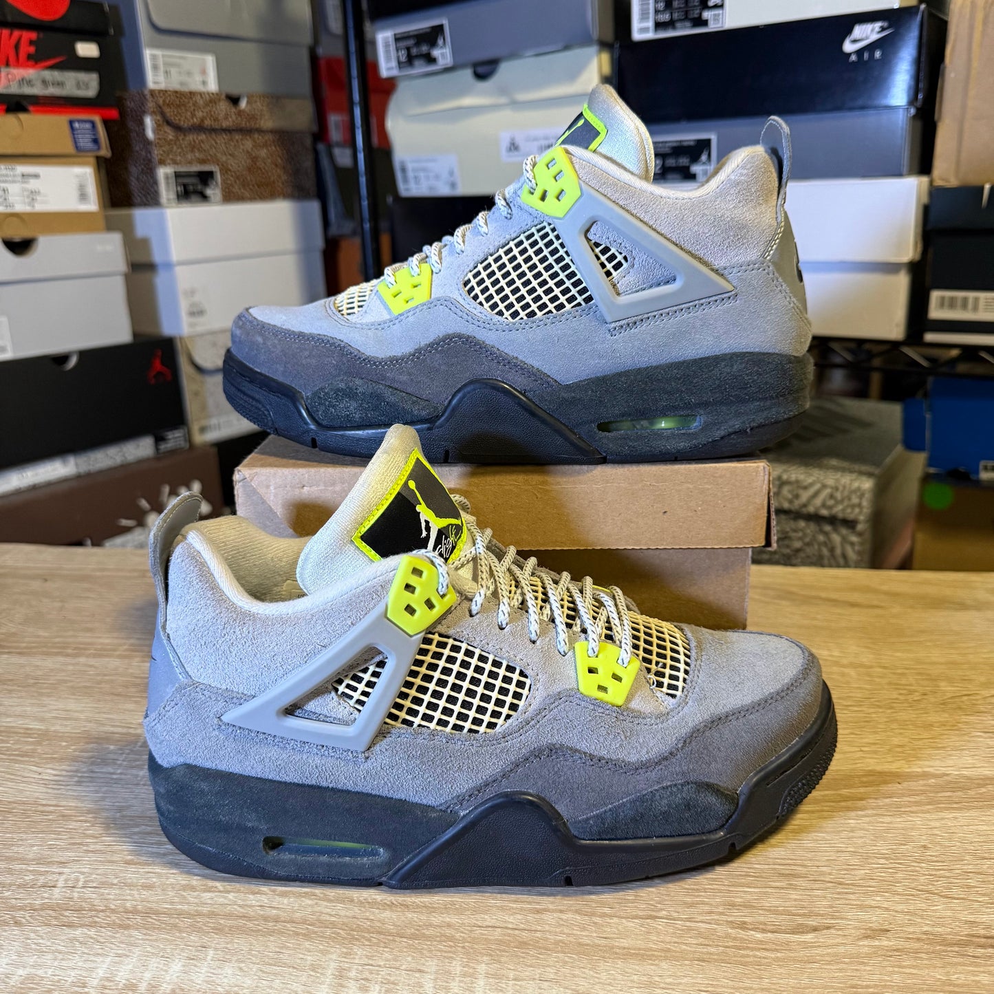 Size 7Y – AJ 4 Neon