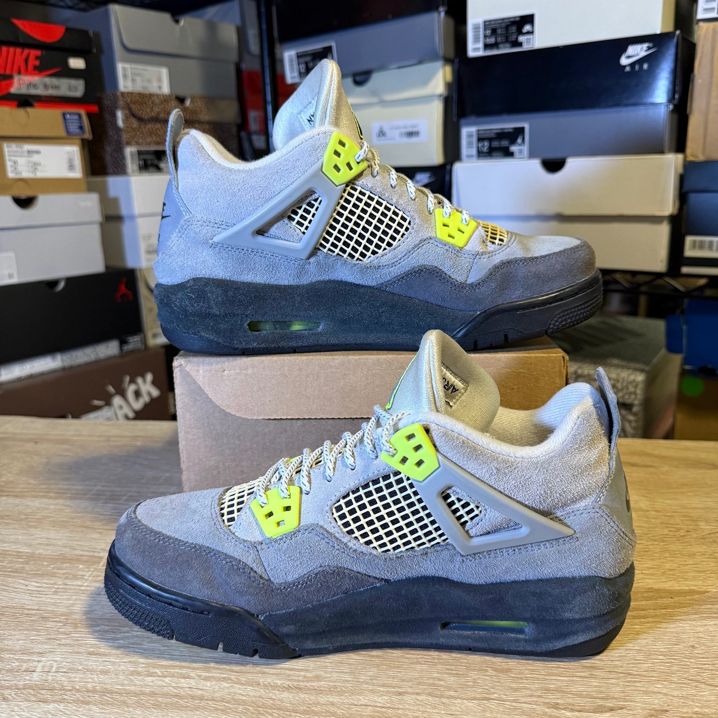 Size 7Y – AJ 4 Neon